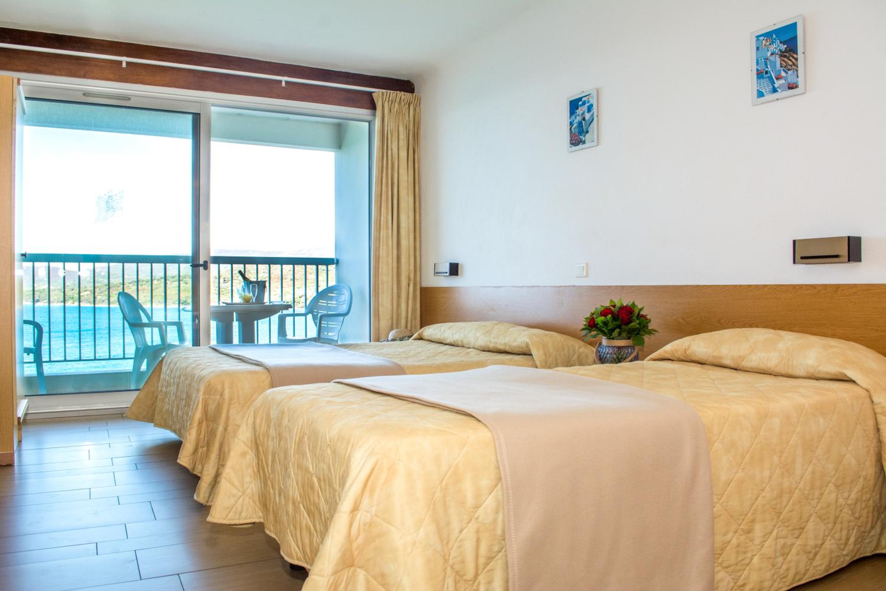 Mare Triple Room