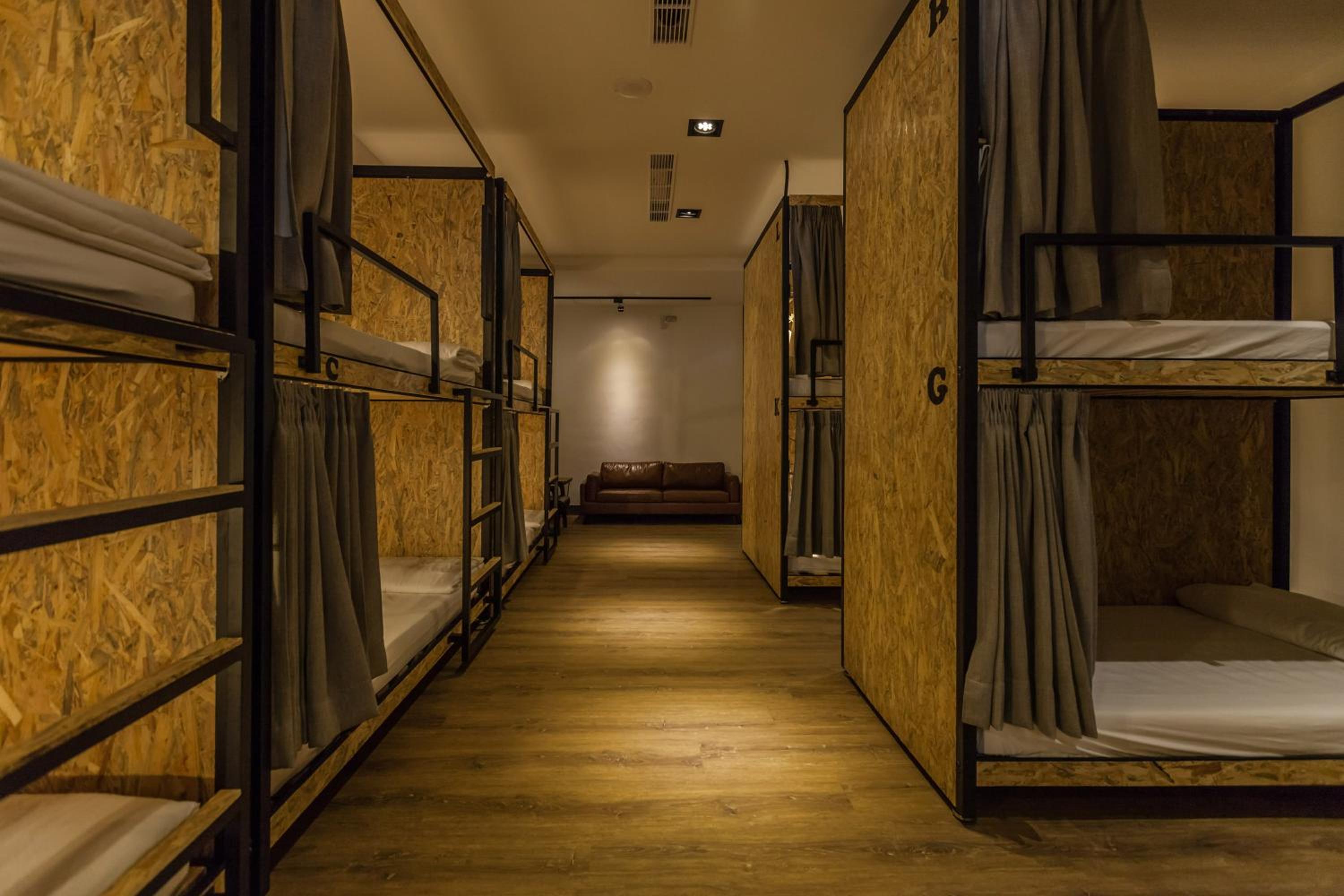 Double Bed in 16 Mixed Dormitory Room