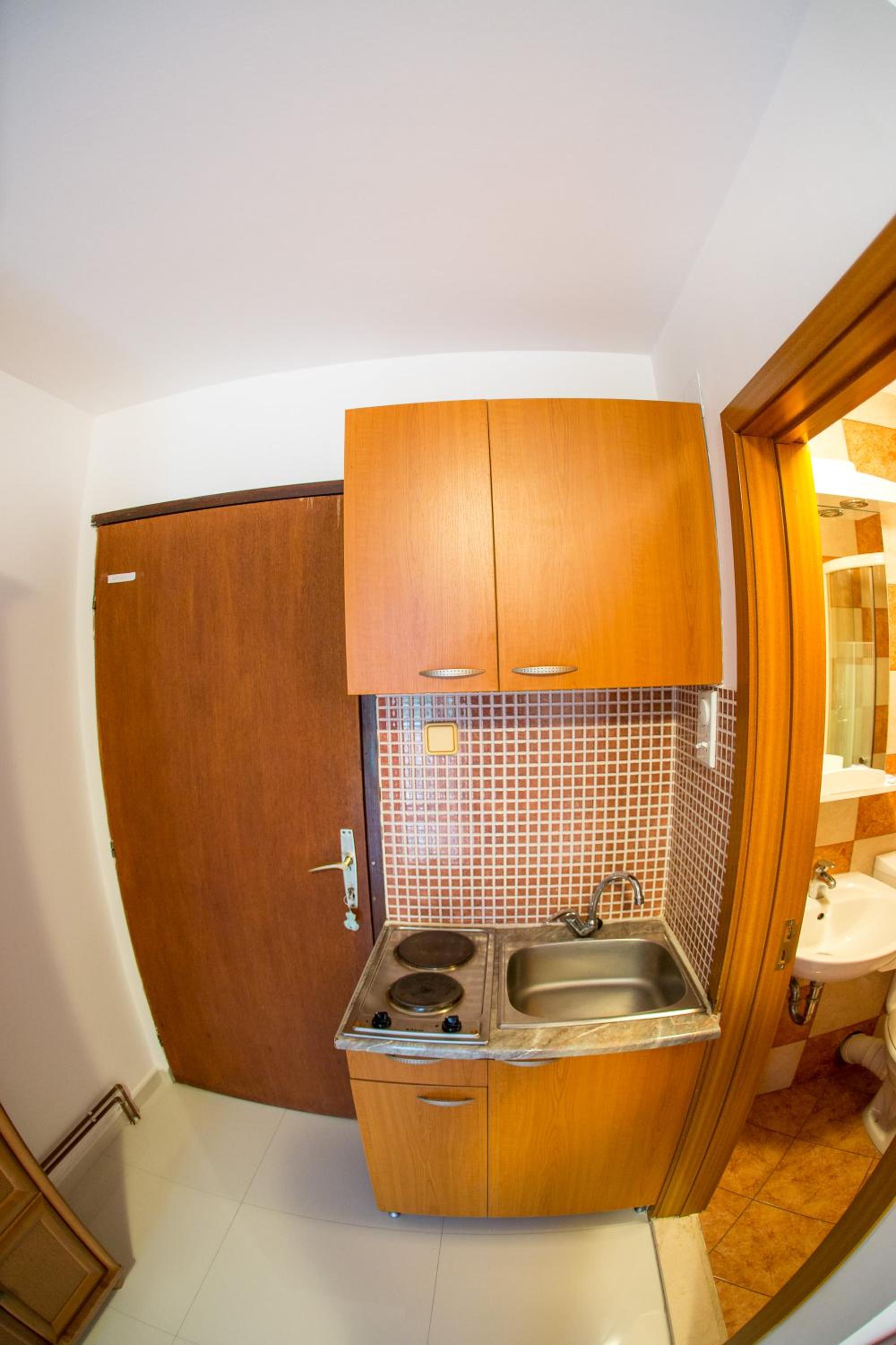 Studio with Balcony - Photo 2