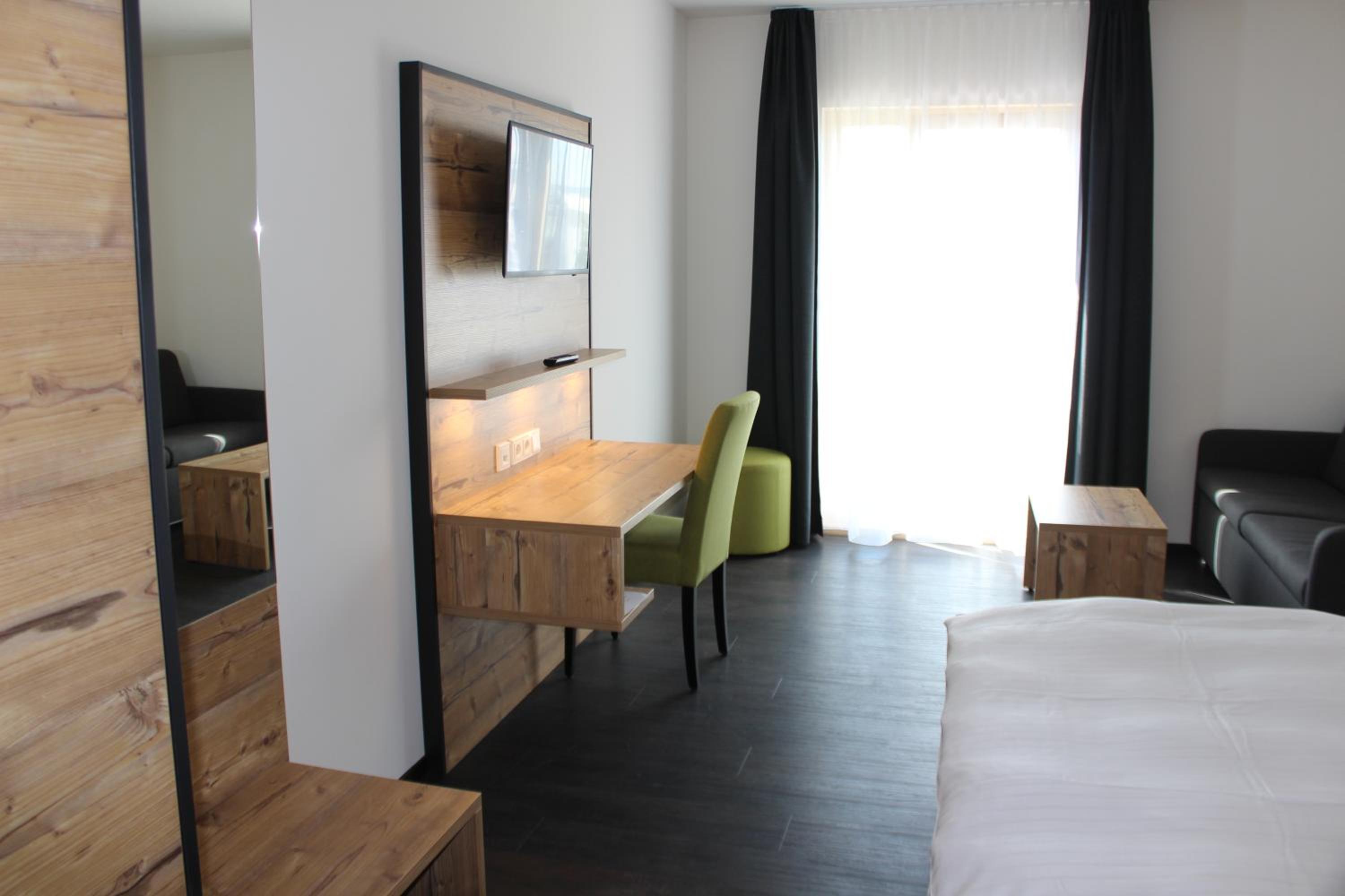Superior Plus Room - Photo 10