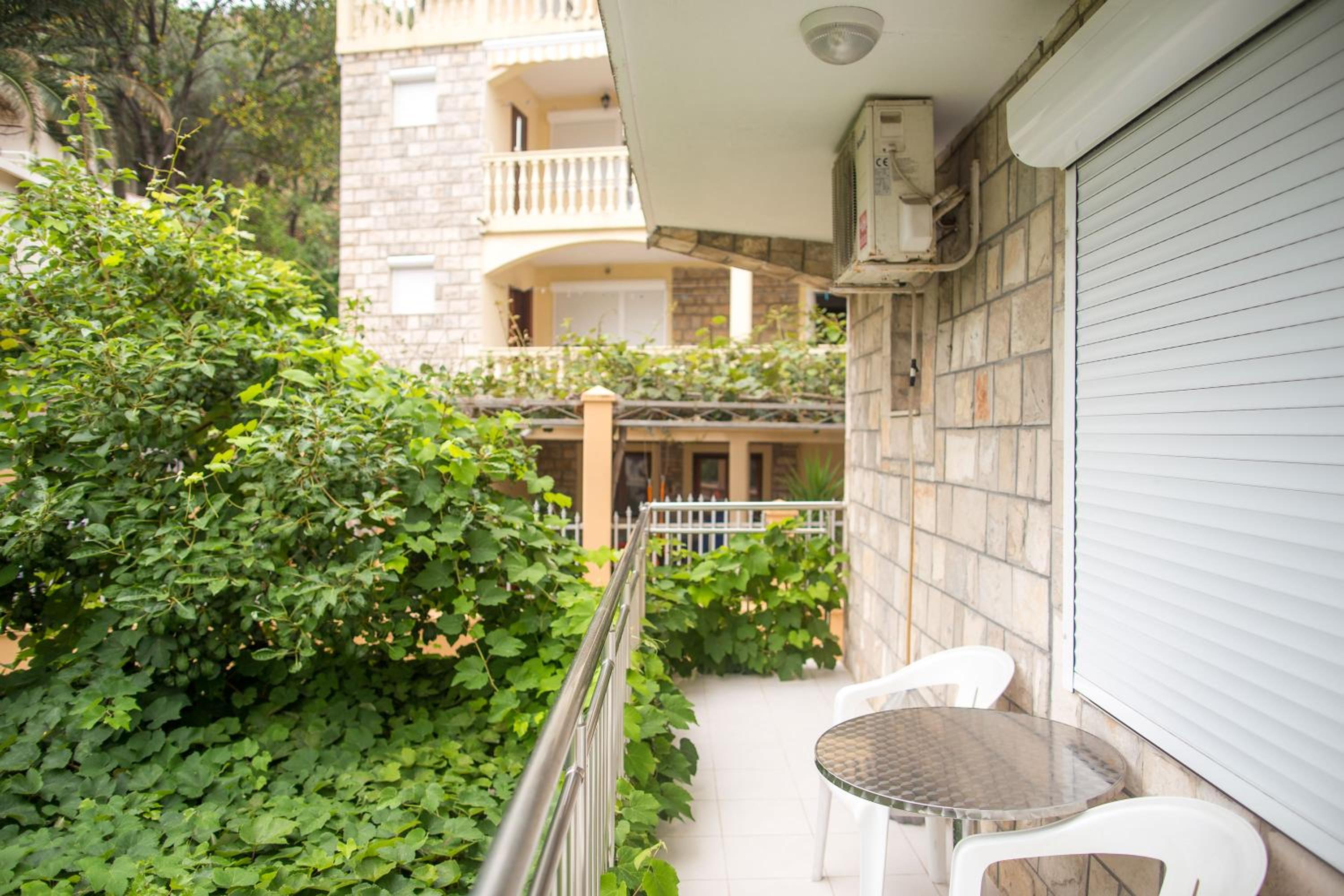 Triple Room with Balcony - Photo 4