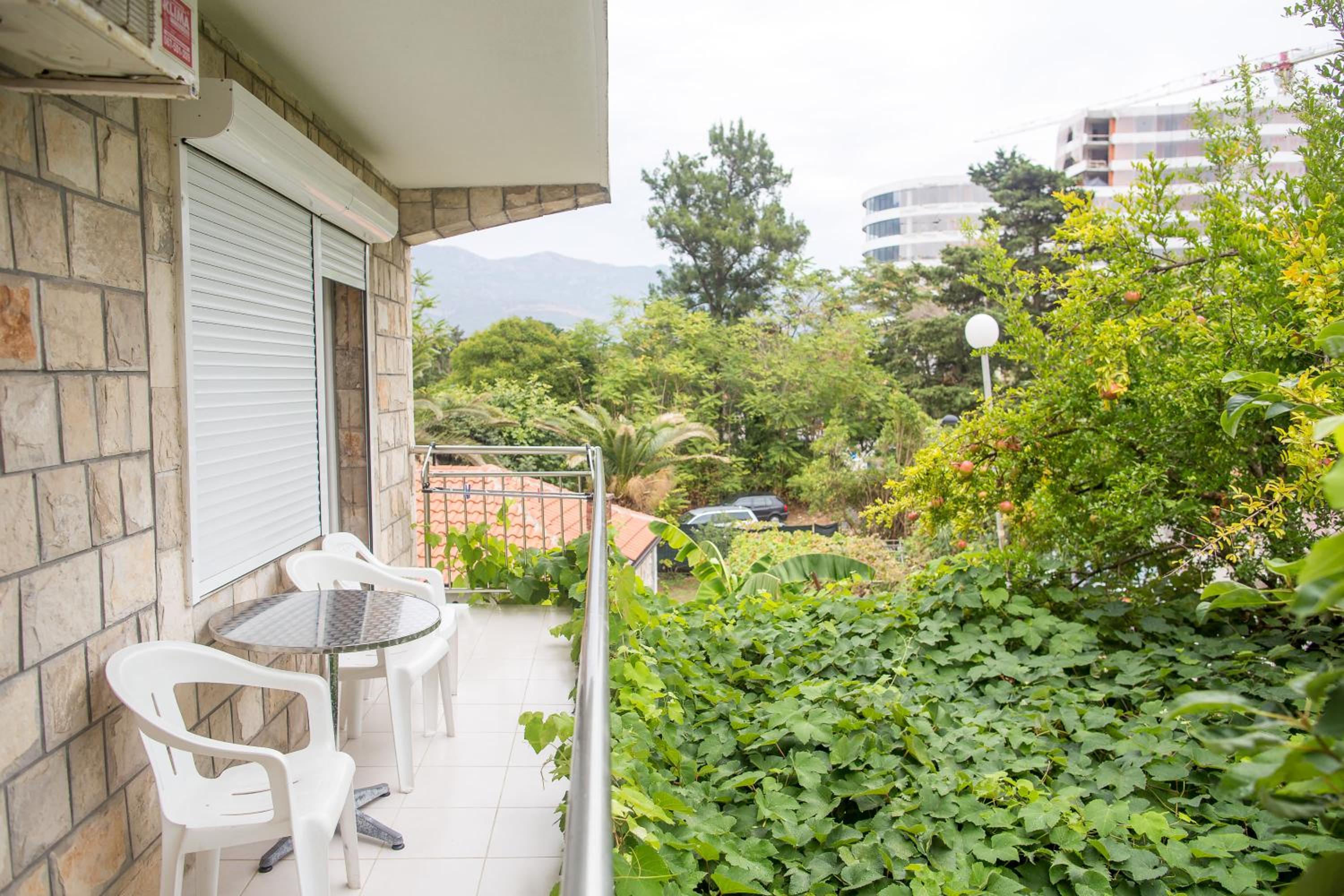 Triple Room with Balcony - Photo 3
