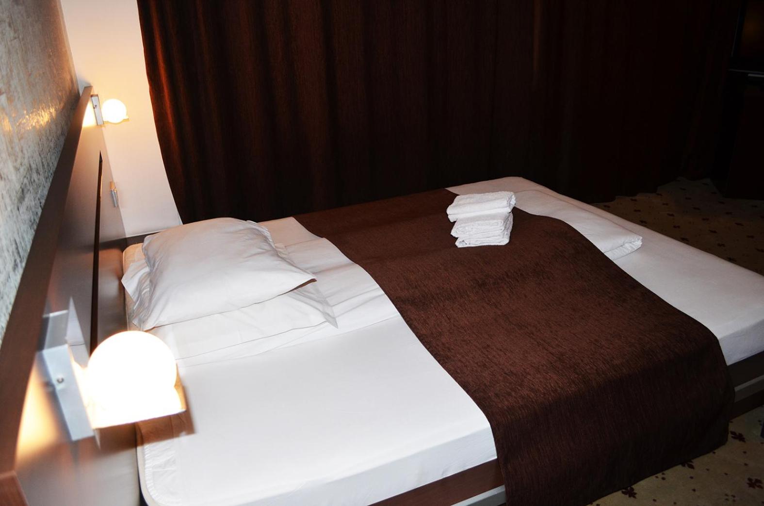 Standard Double Room - Photo 7