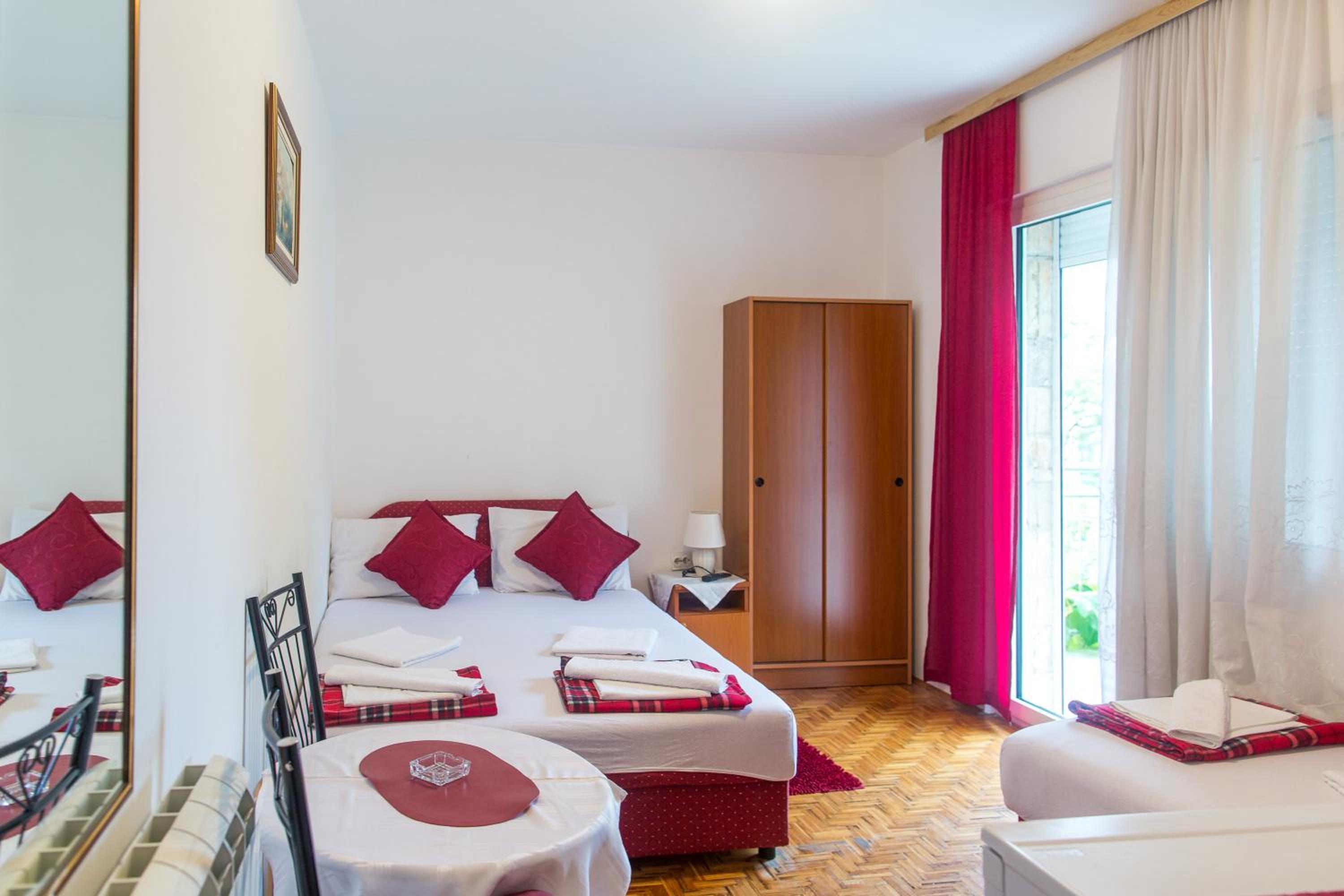 Triple Room with Balcony - Photo 1