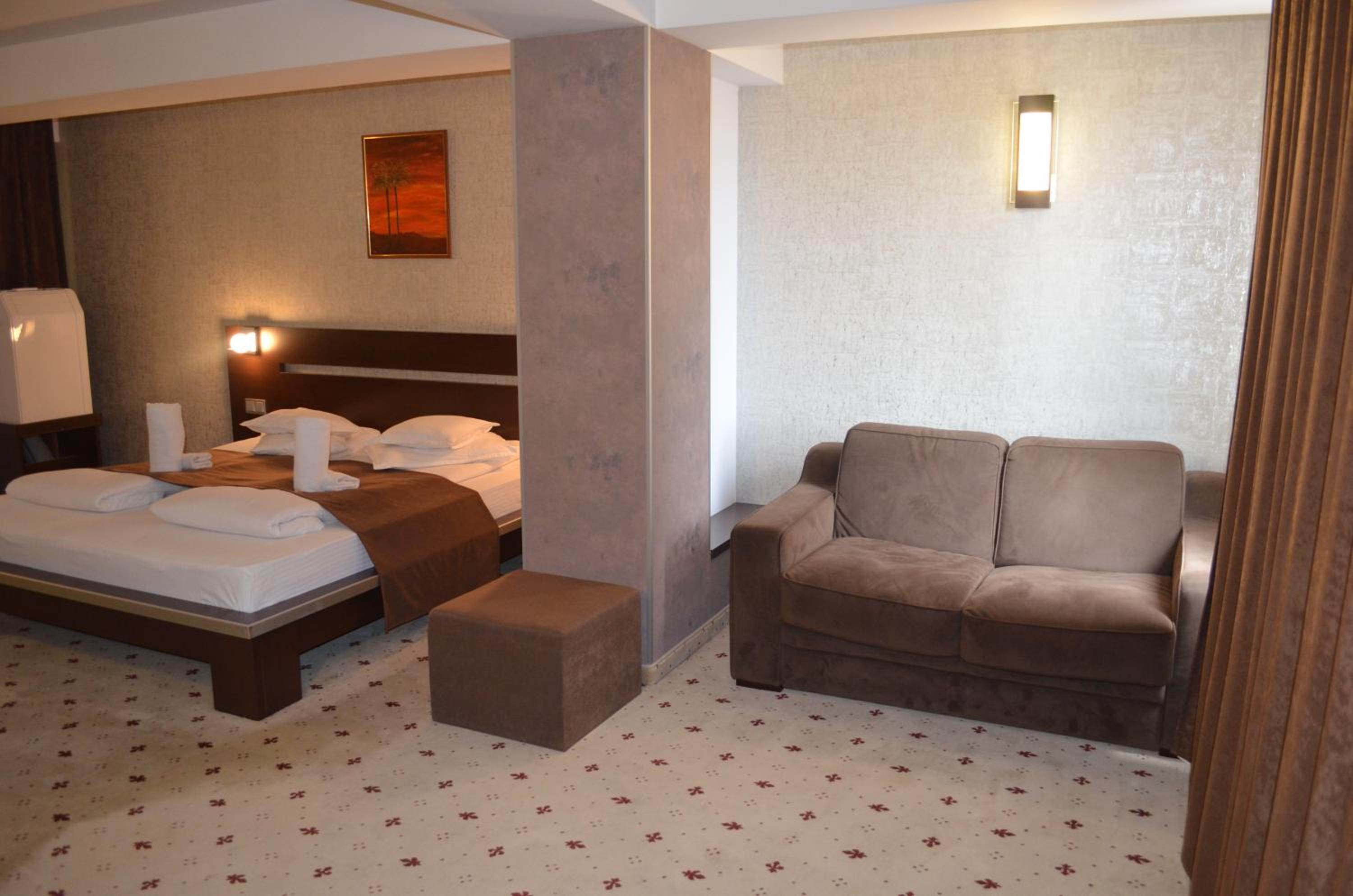 Triple Room - Photo 7