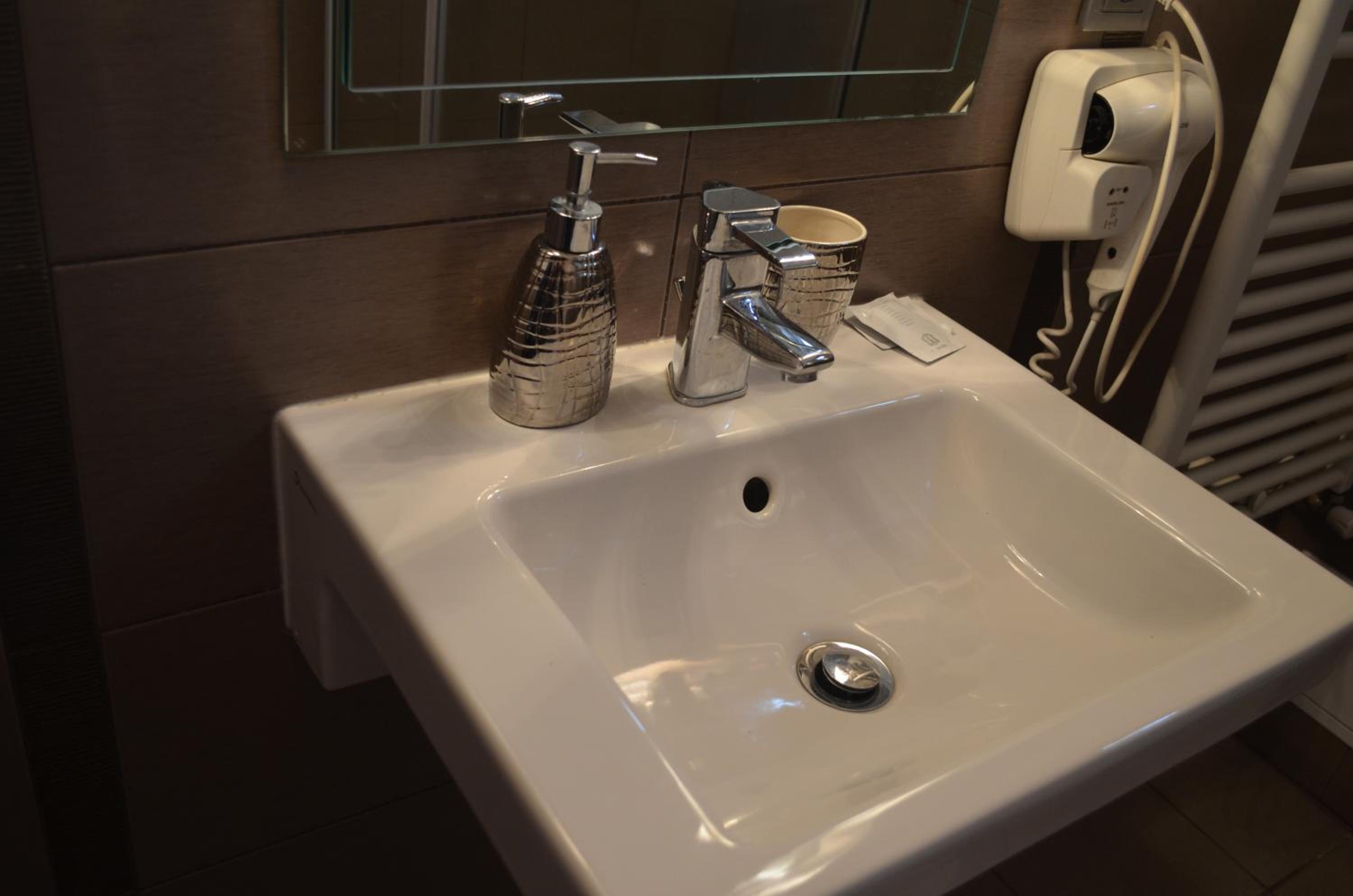 Triple Room - Photo 10