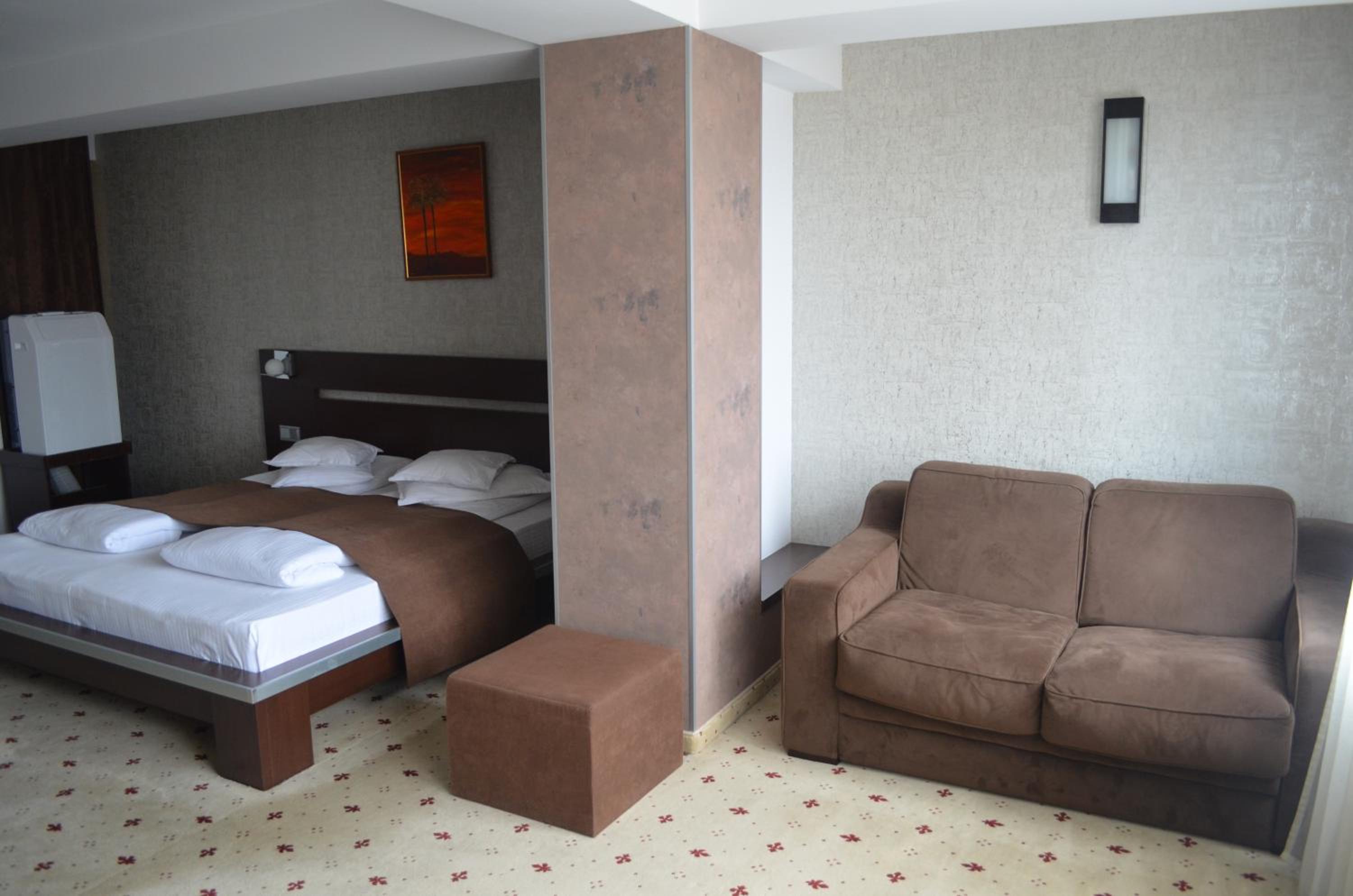 Triple Room - Photo 2