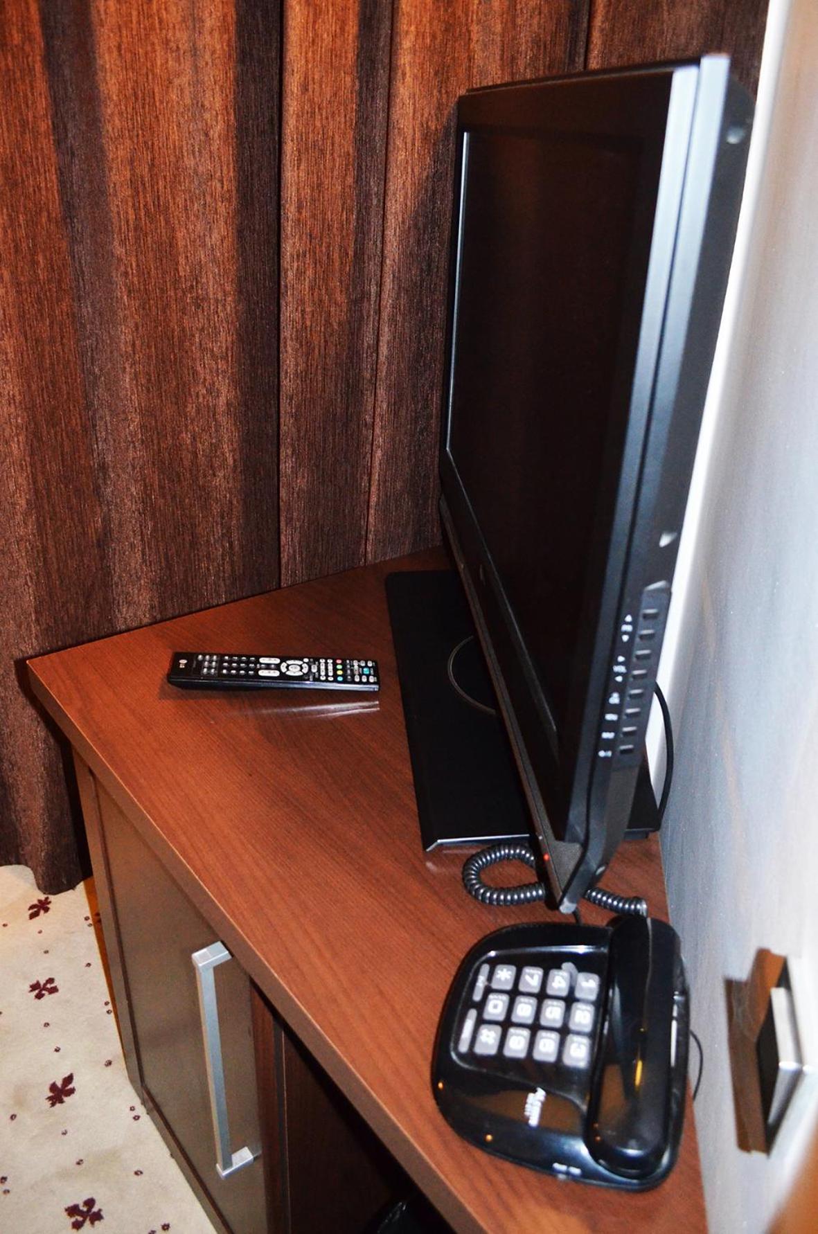 Standard Double Room - Photo 10