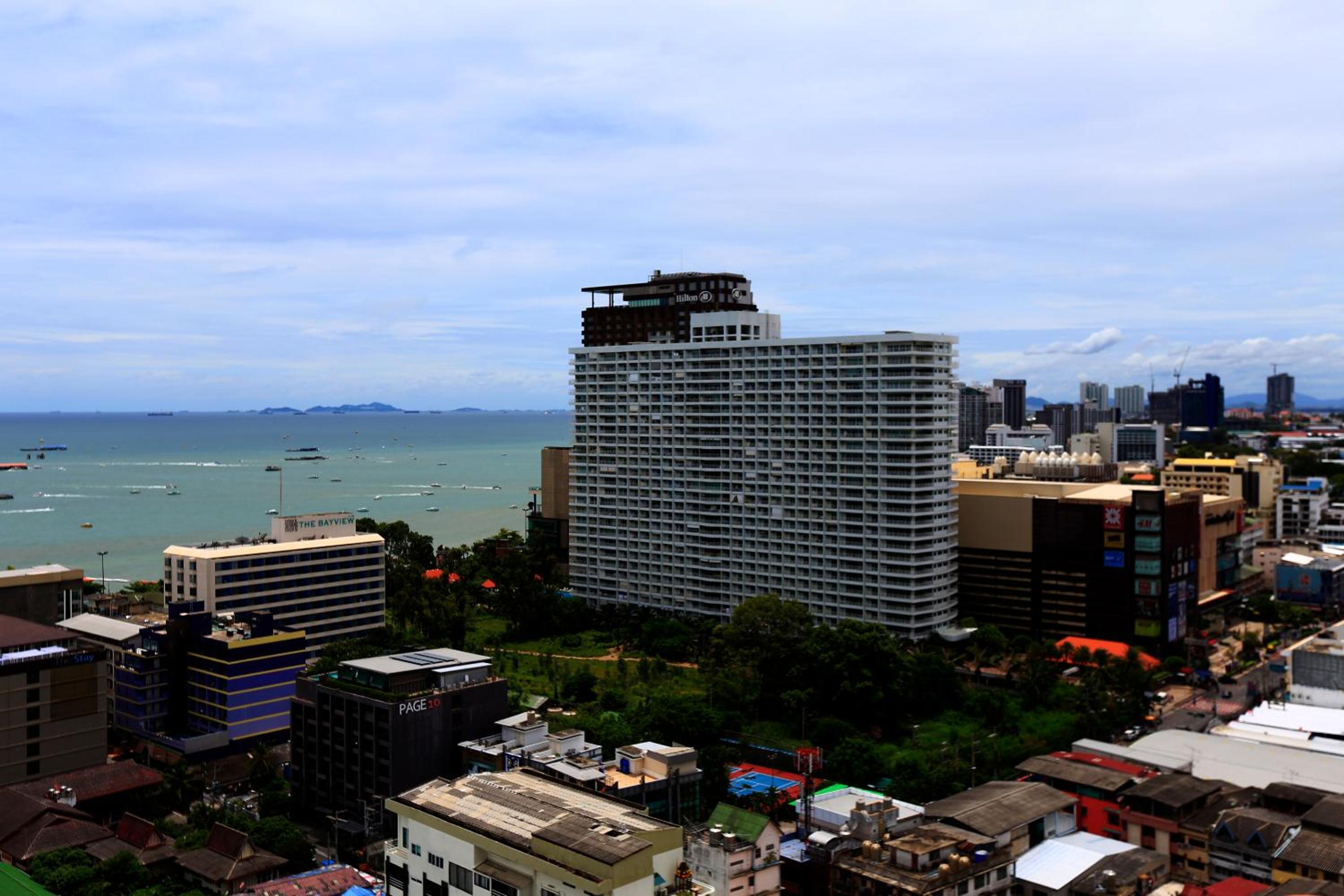 One-Bedroom Apartment with Balcony - Photo 56