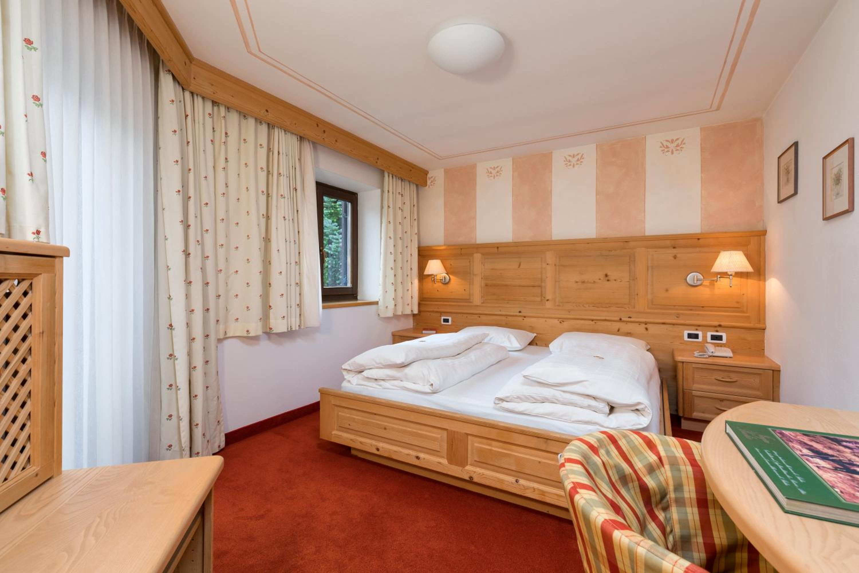 Standard Double Room - Photo 2
