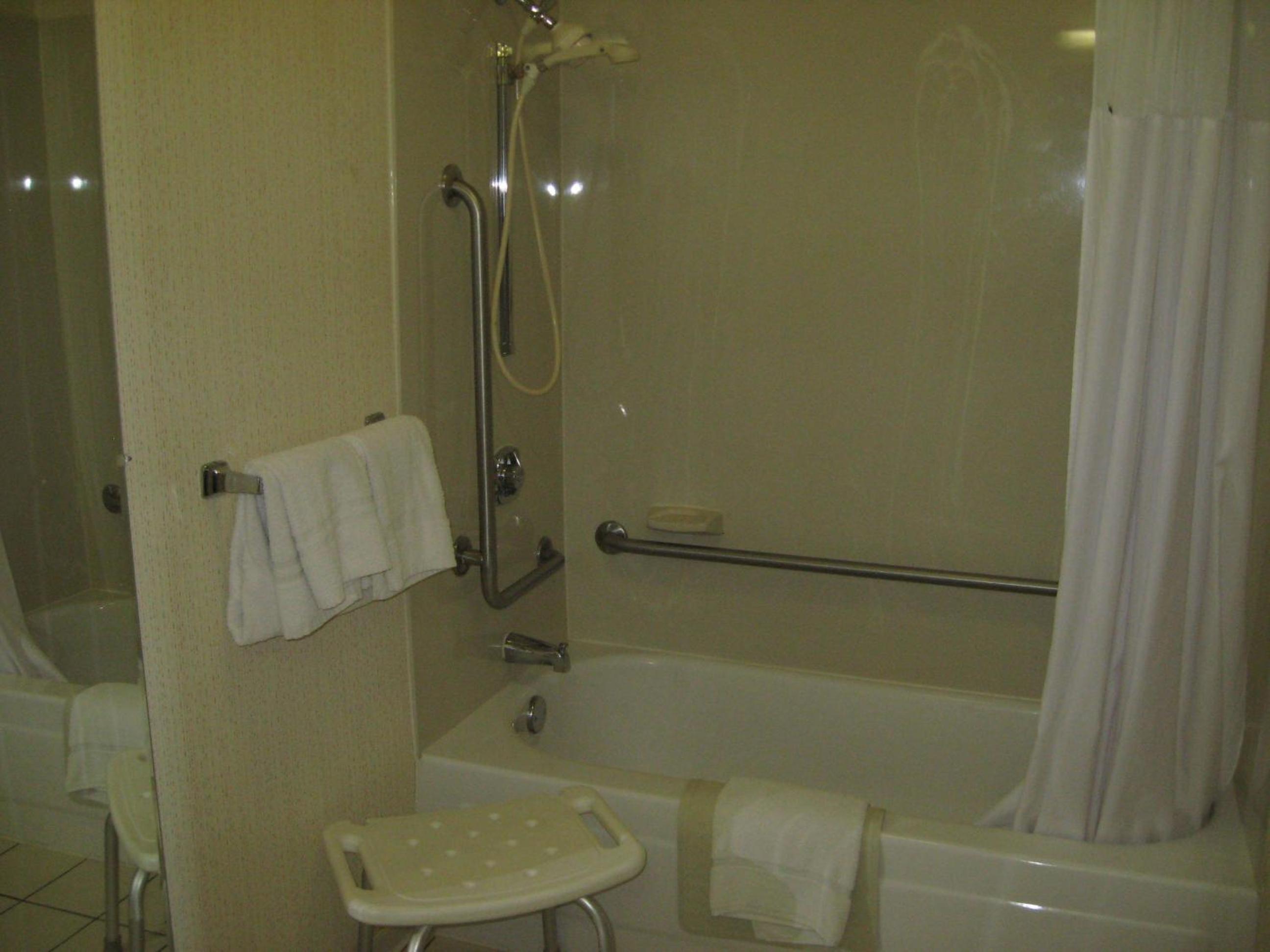 King Room - Disability Access/Non-Smoking - Photo 9