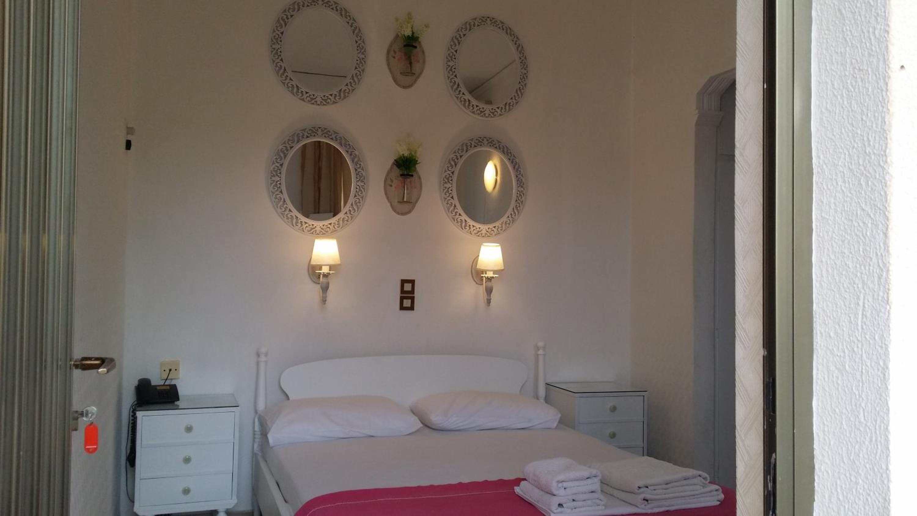 Economy Double Room - Ground Floor - Photo 4