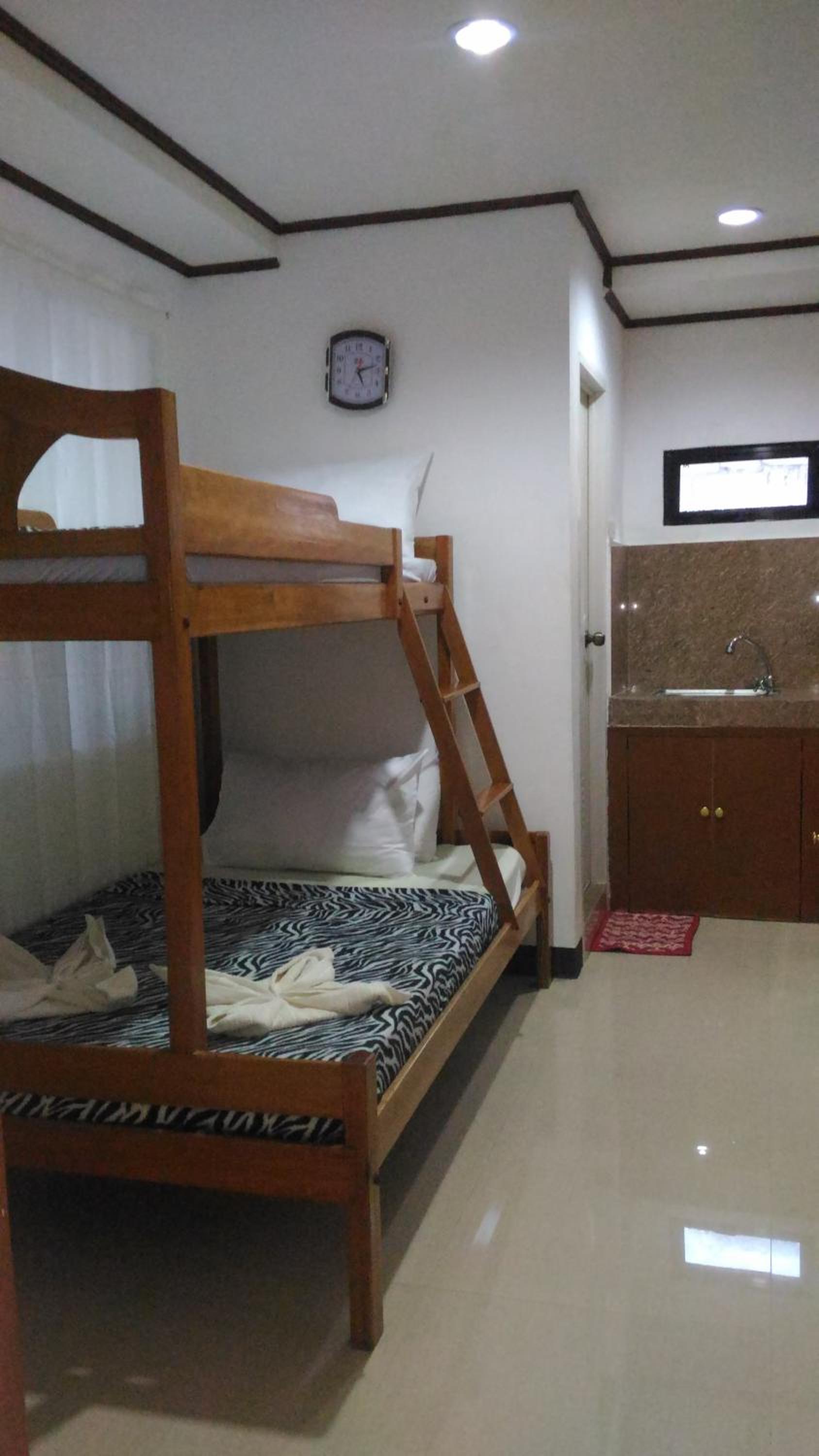 Triple Room with Private Bathroom photo 1