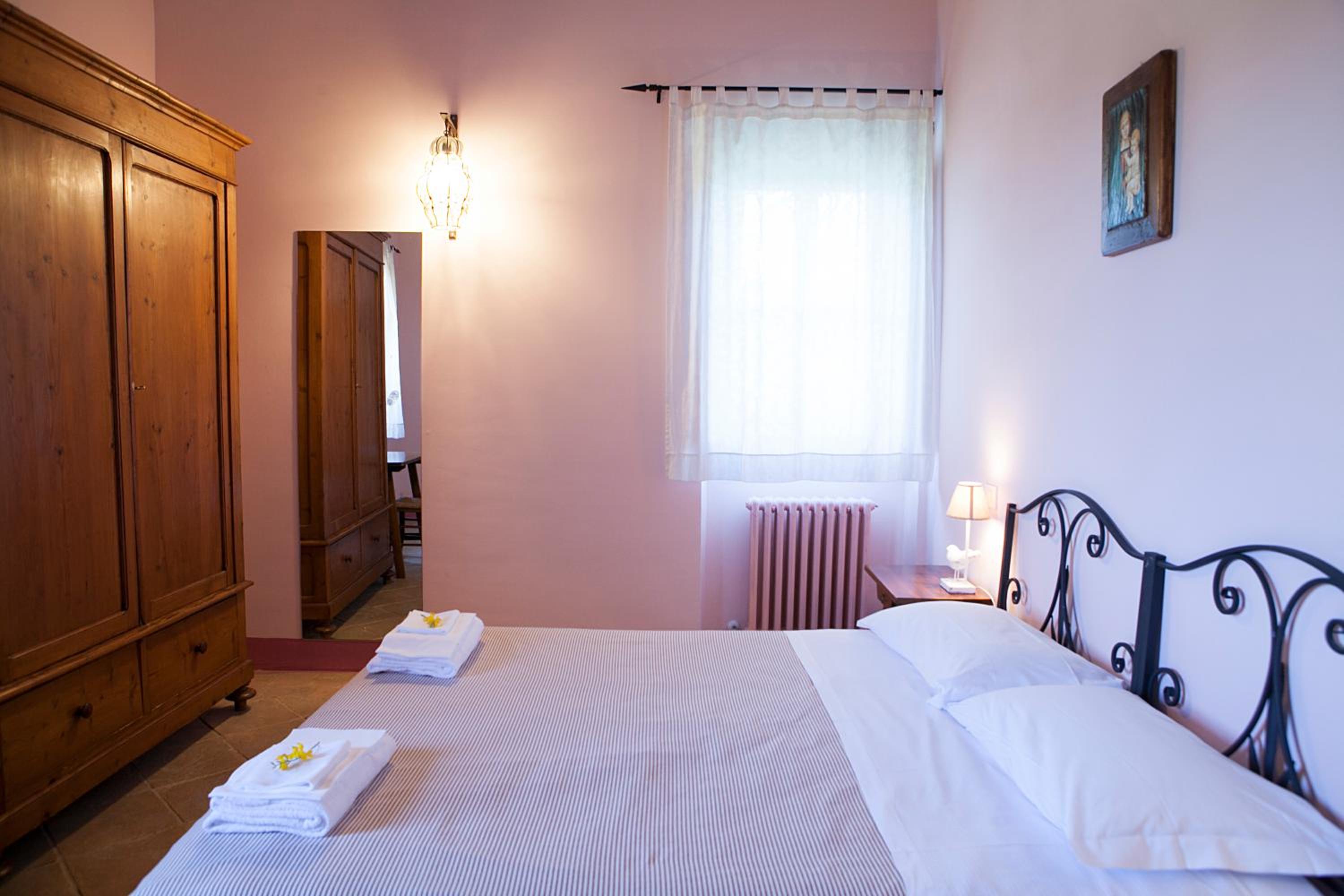 One-Bedroom Apartment - Photo 1