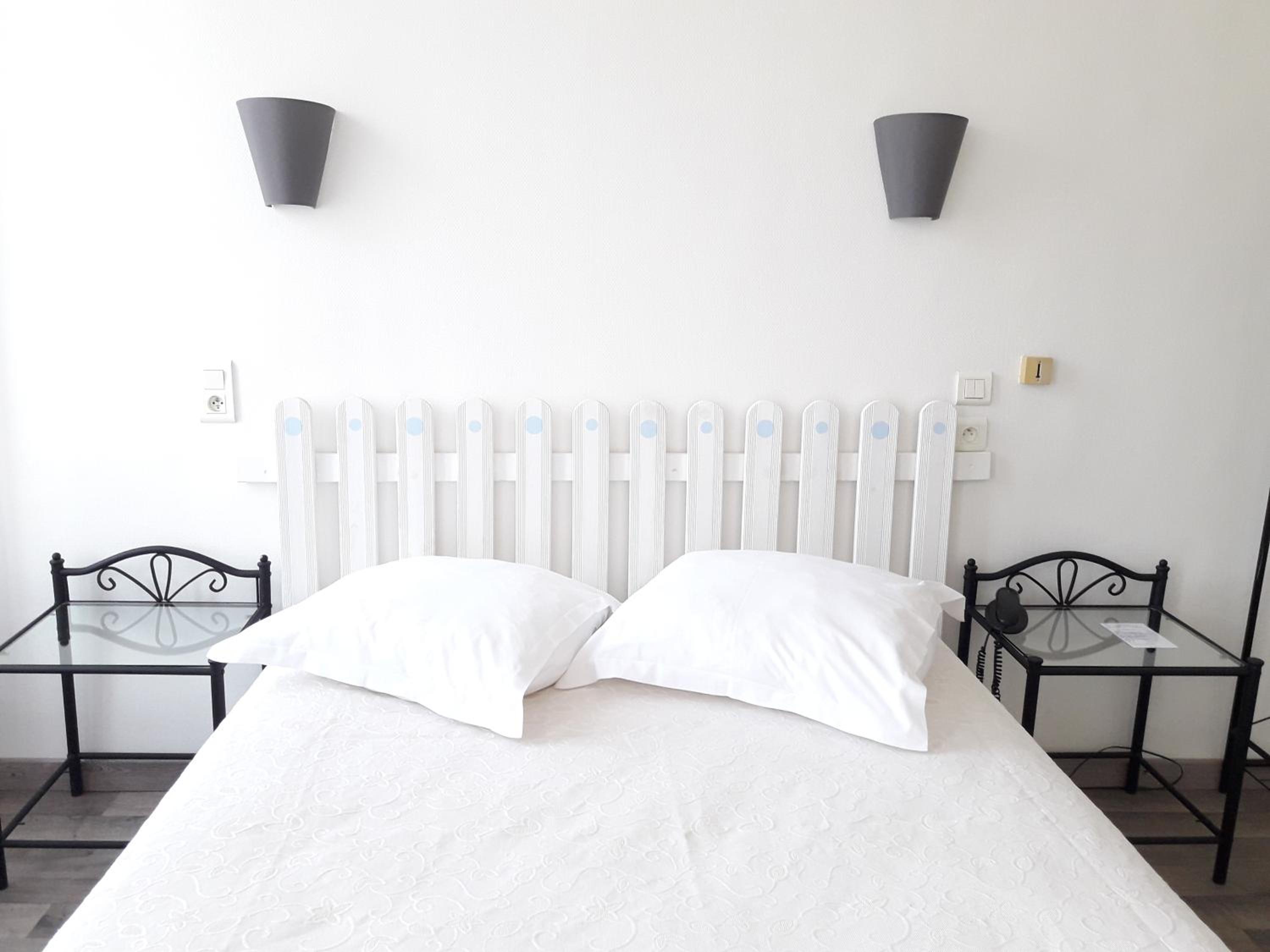 Superior Double Room with Hill View - Photo 8
