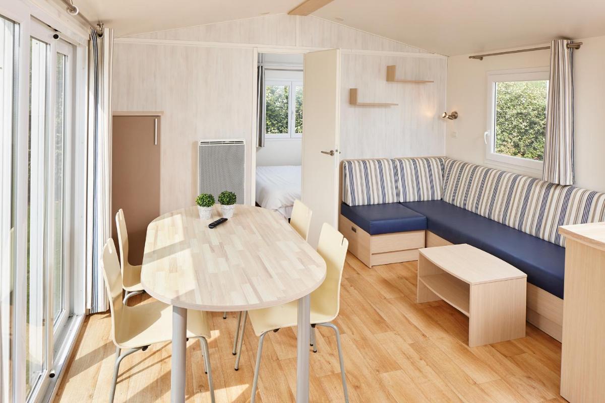 Superior Stacaravan 6 personen (3 slaapkamers) photo 3