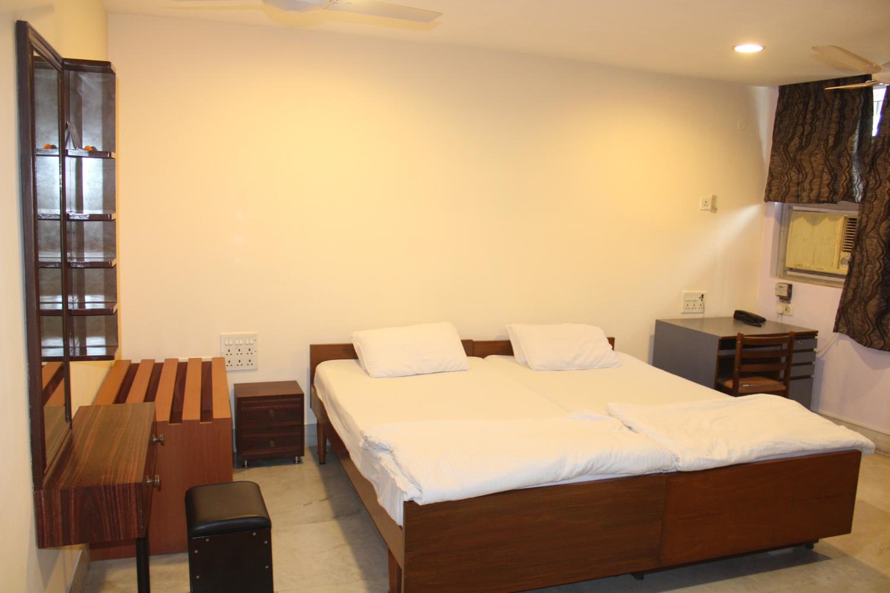 One-Bedroom Apartment - Photo 15