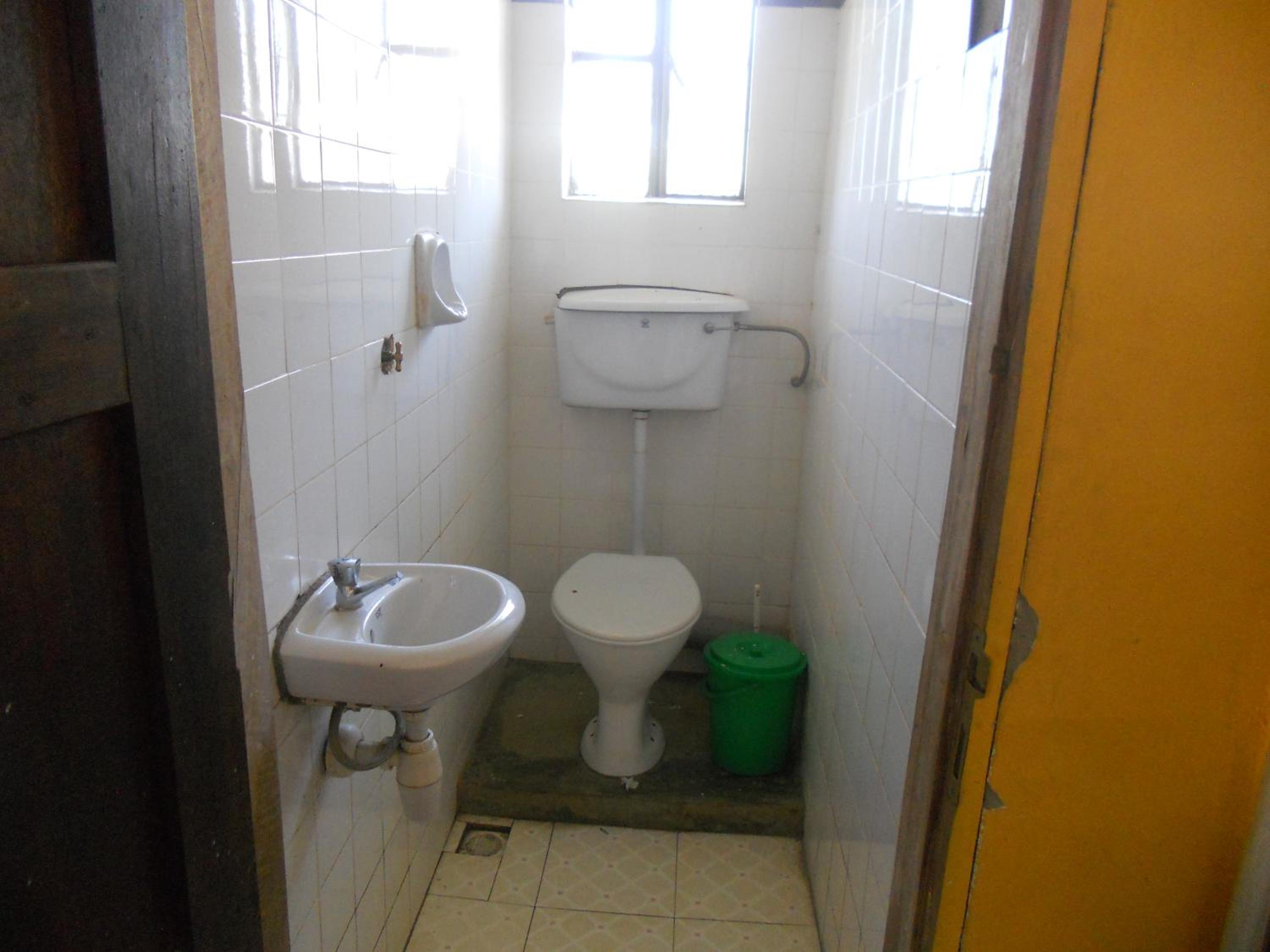 Quadruple Room with Shared Bathroom photo 3