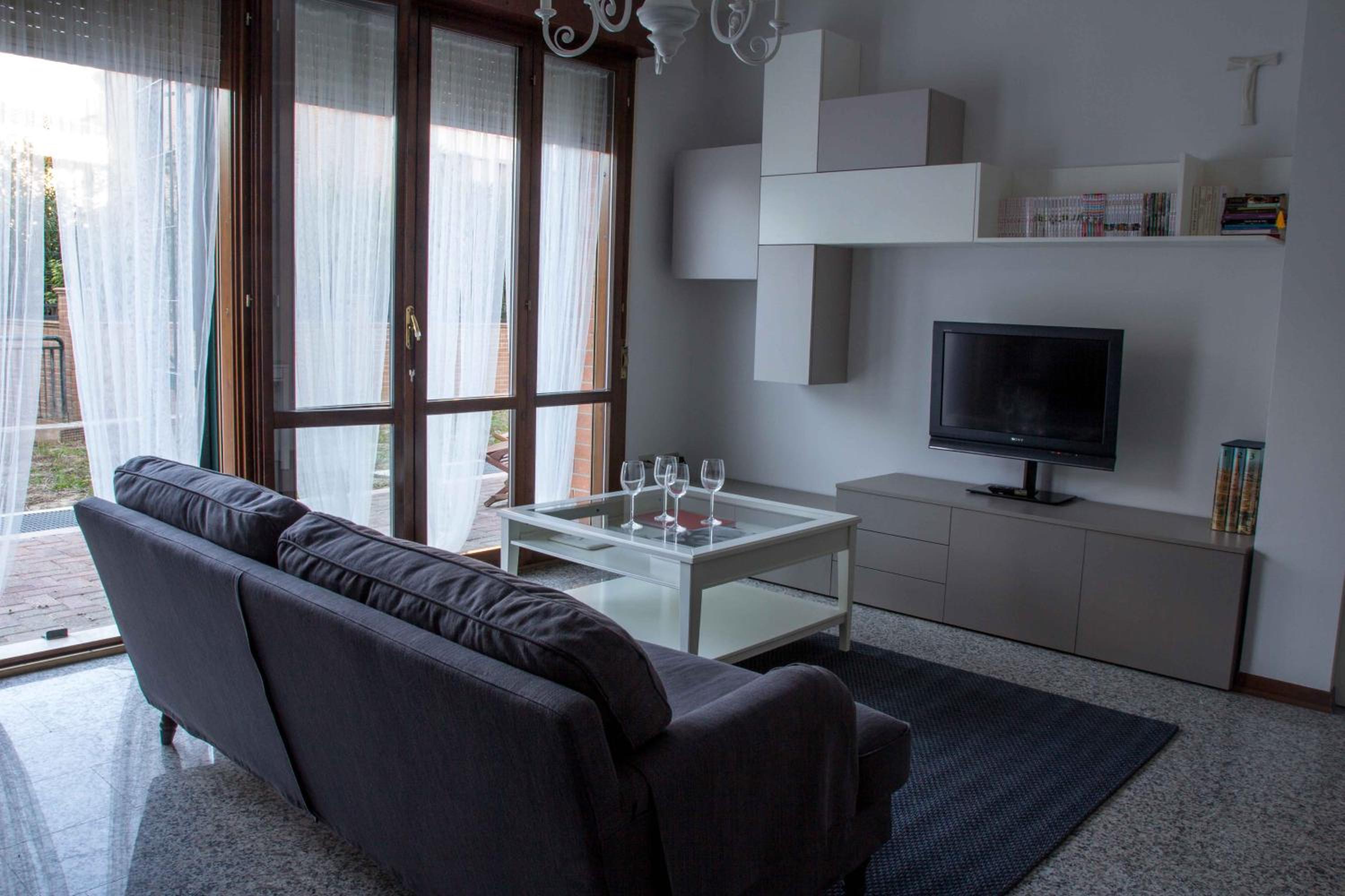Apartment With Garden View
