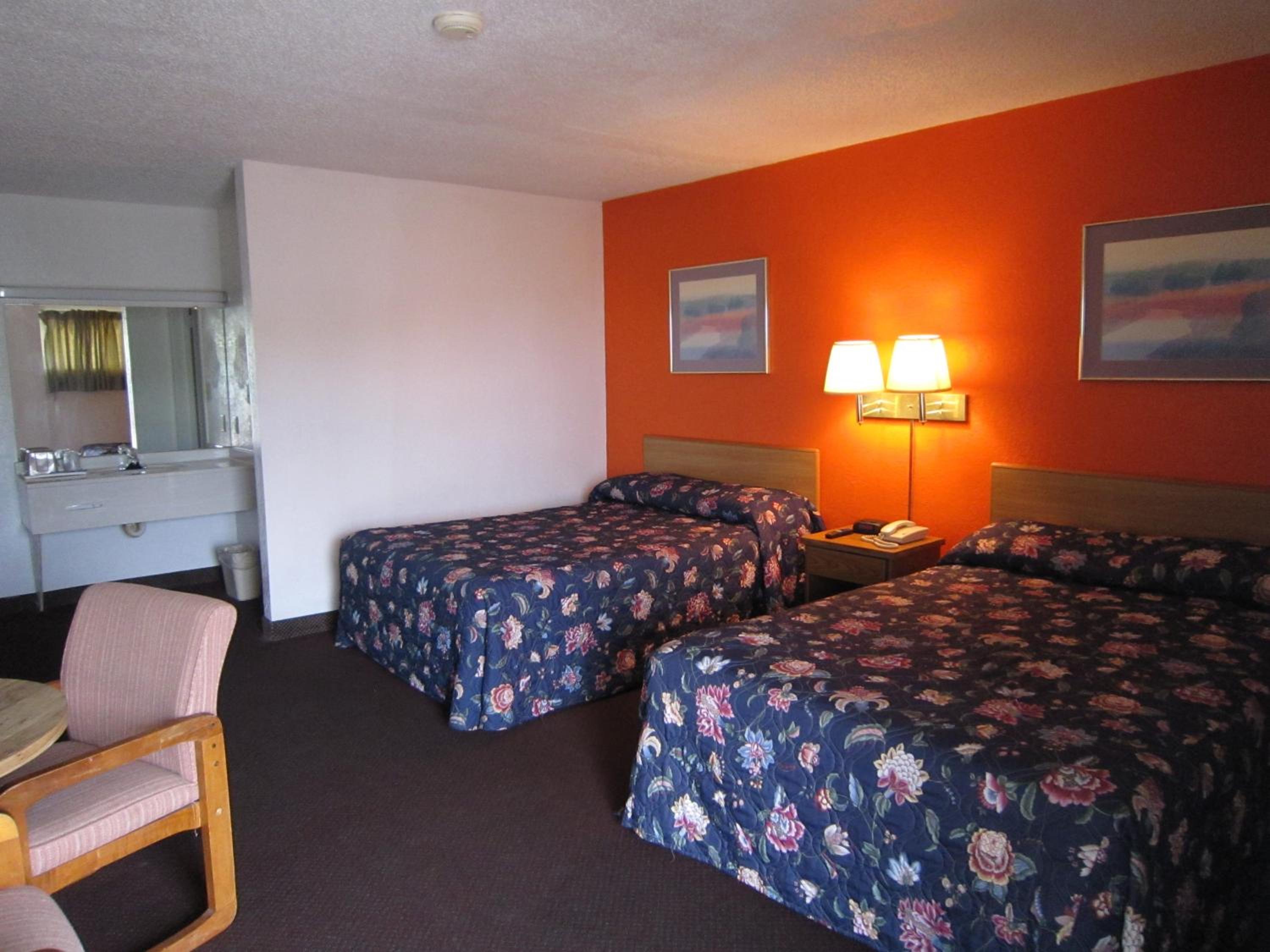 Double Room with Two Double Beds photo 2