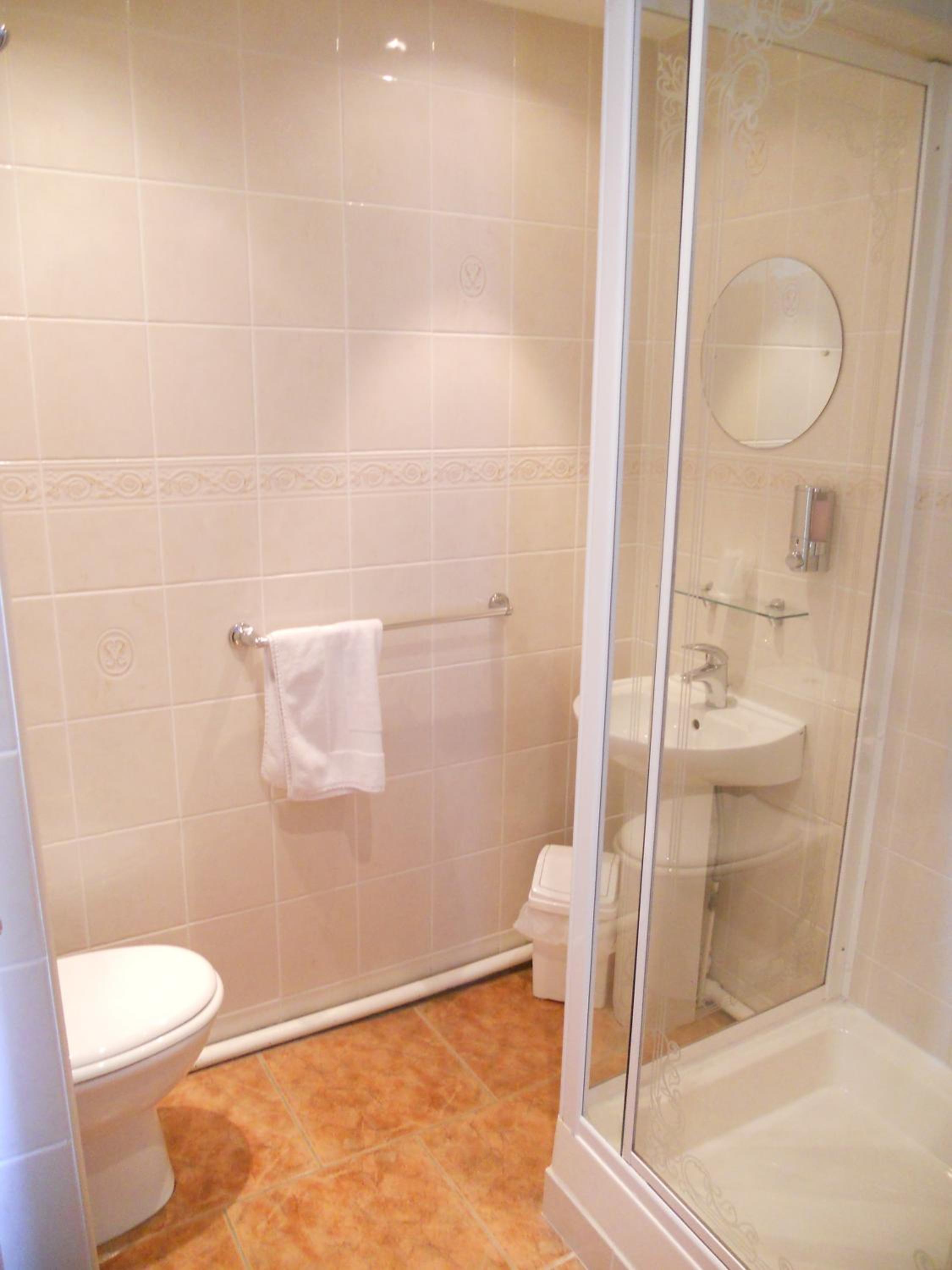 Twin Room - Photo 5