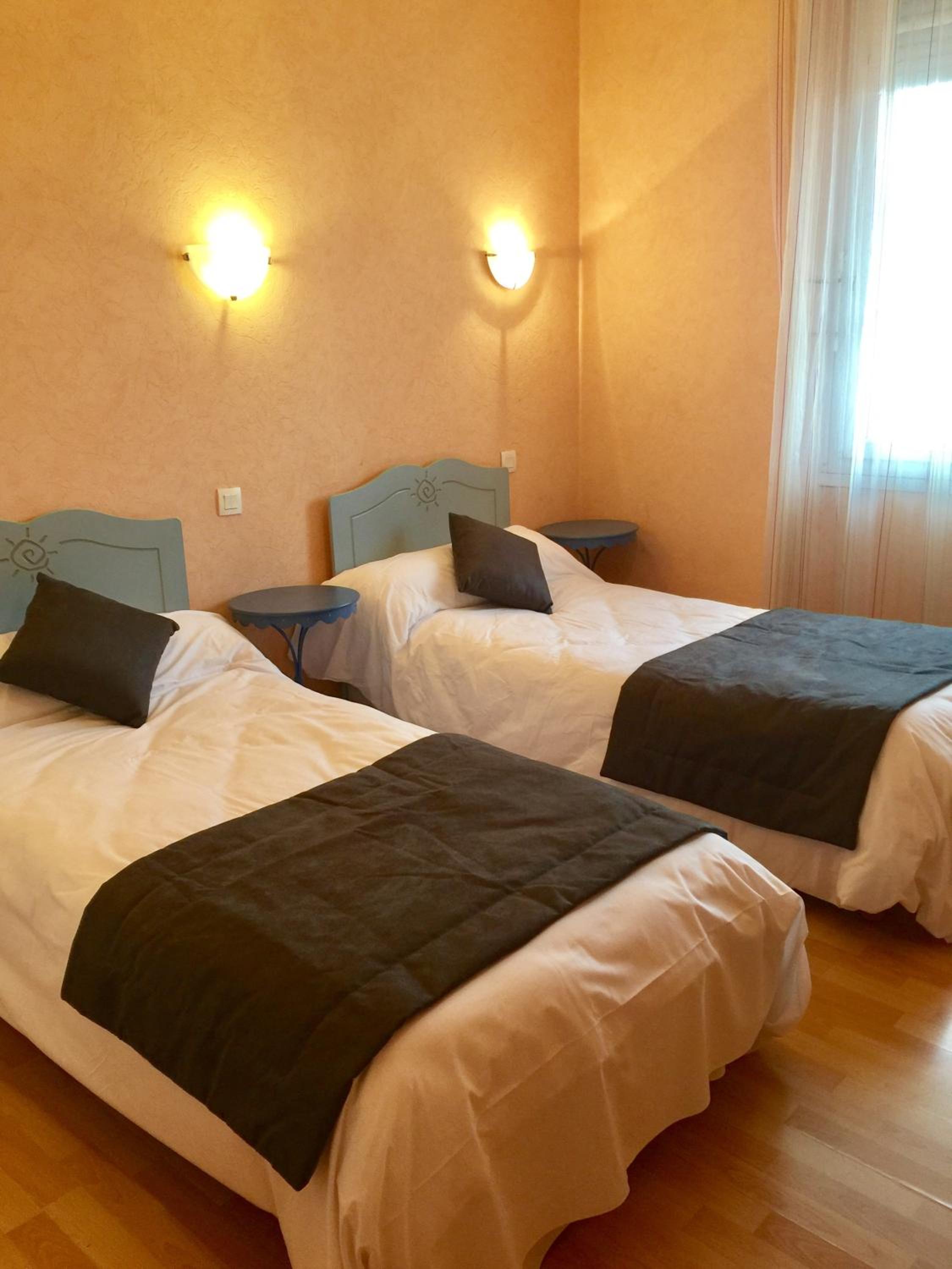 Twin Room - Photo 5
