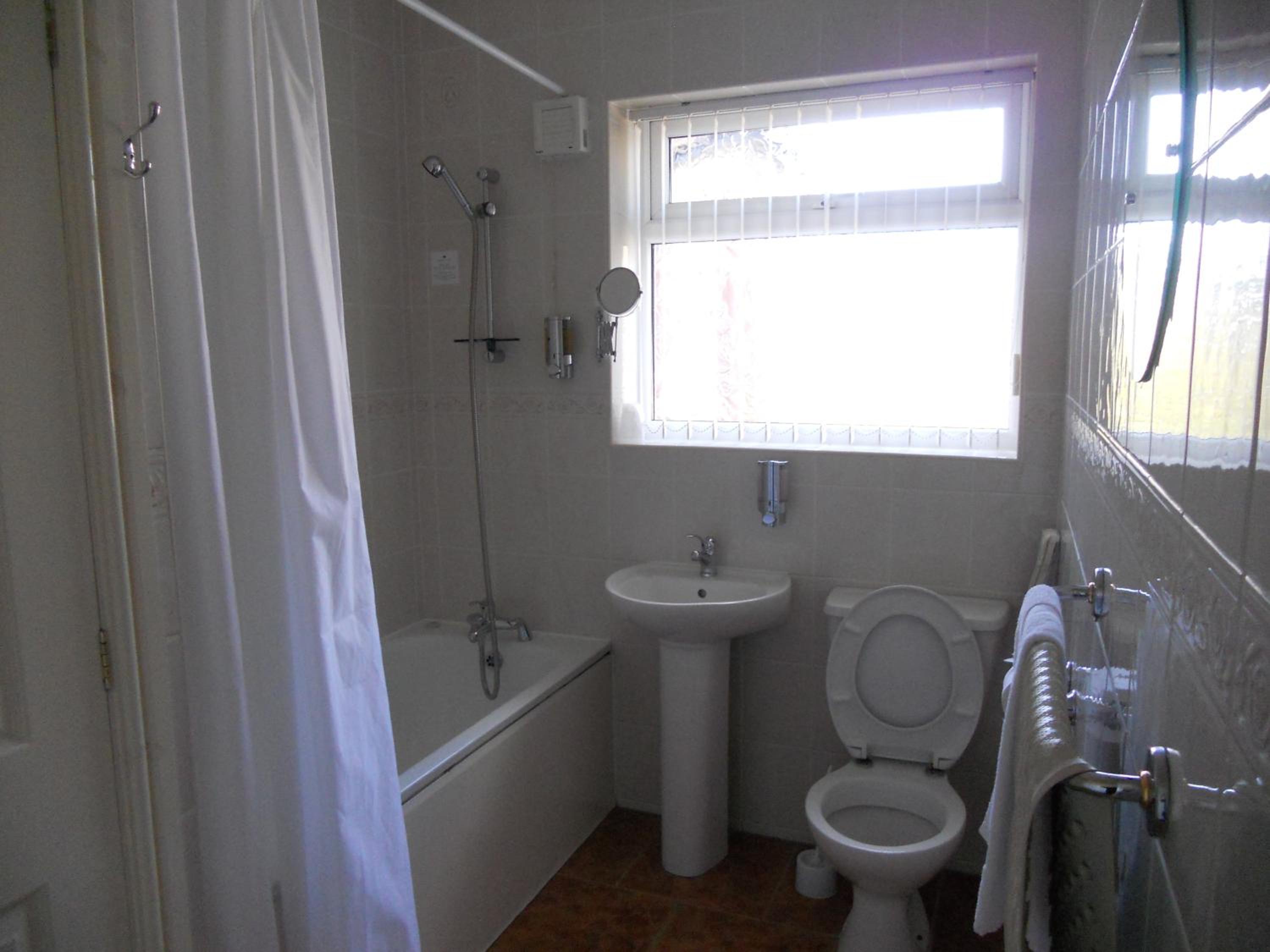 Double Room - Photo 5