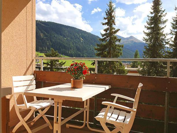 Apartment with Balcony - Photo 10