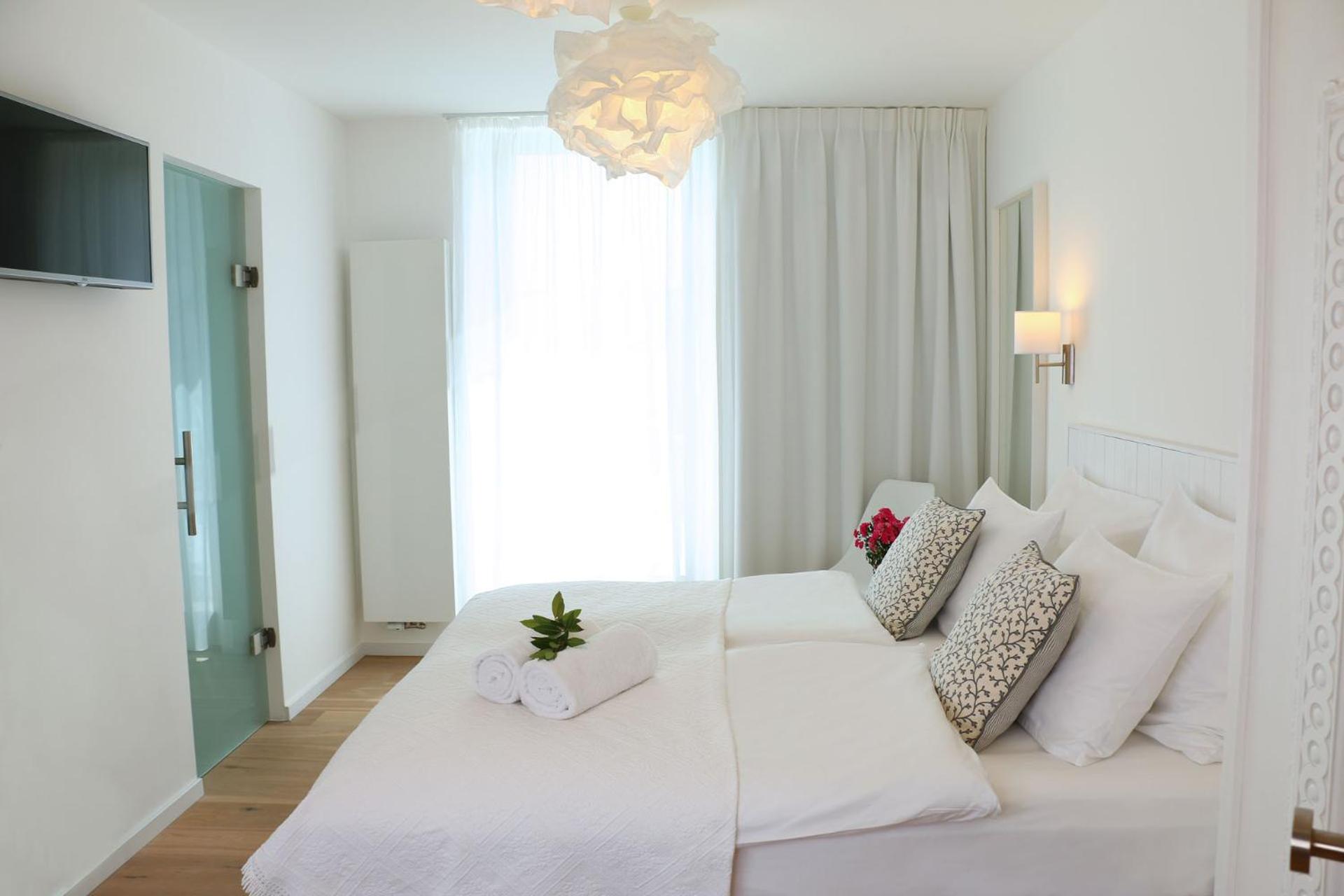 Double Room with Balcony photo 3