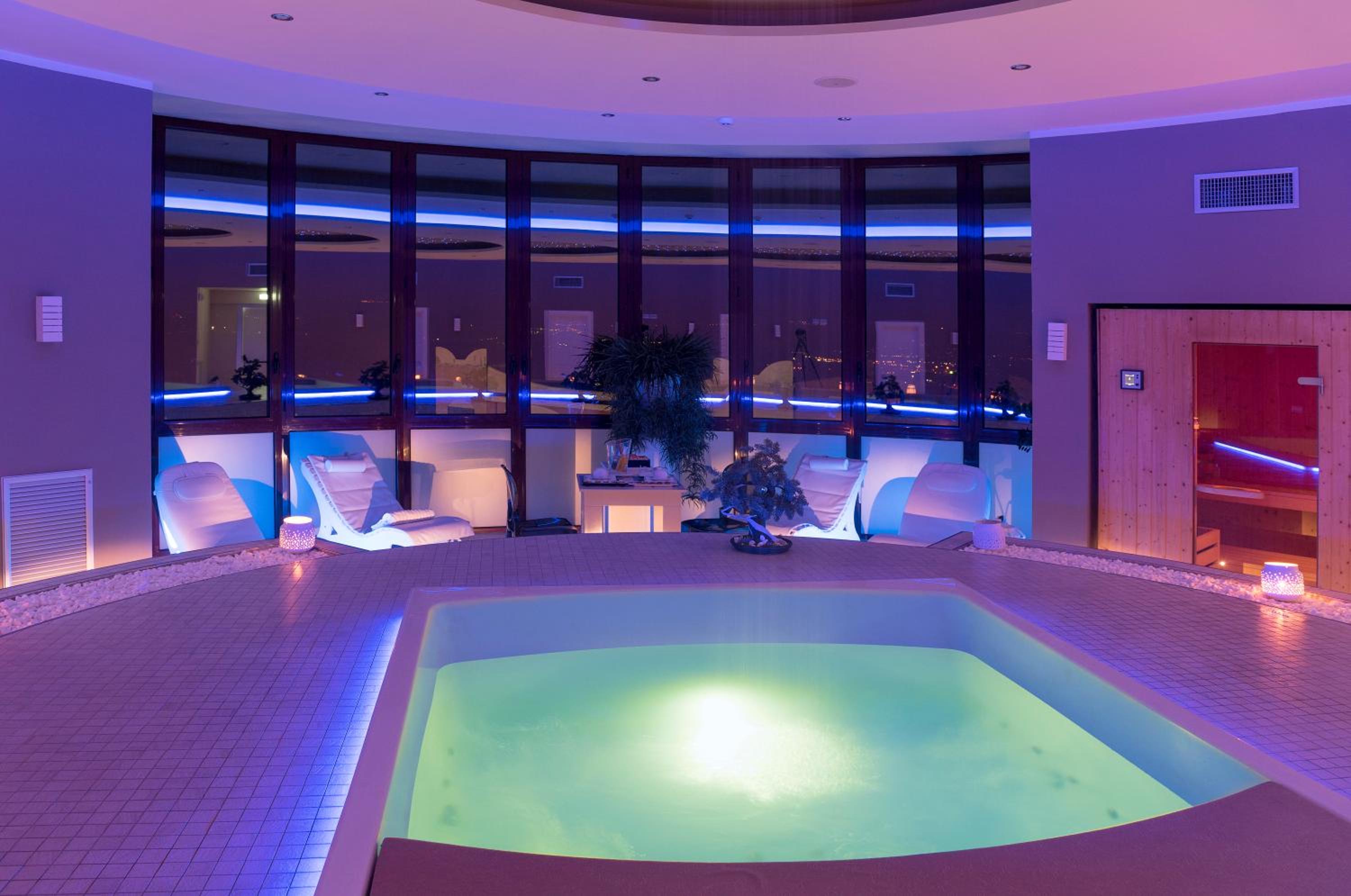 Superior Double Room with Spa Package photo 3
