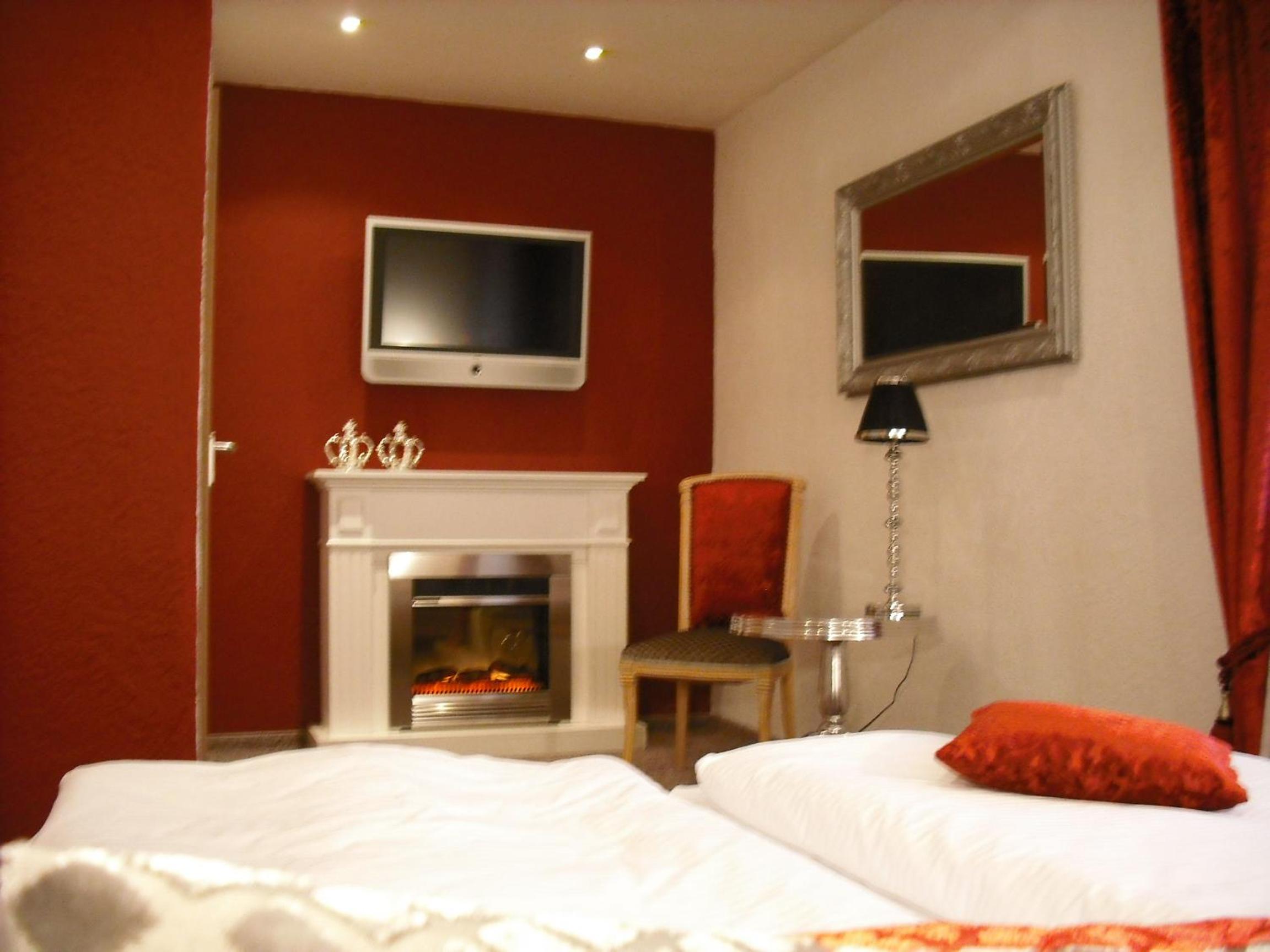 Double Room - Photo 7