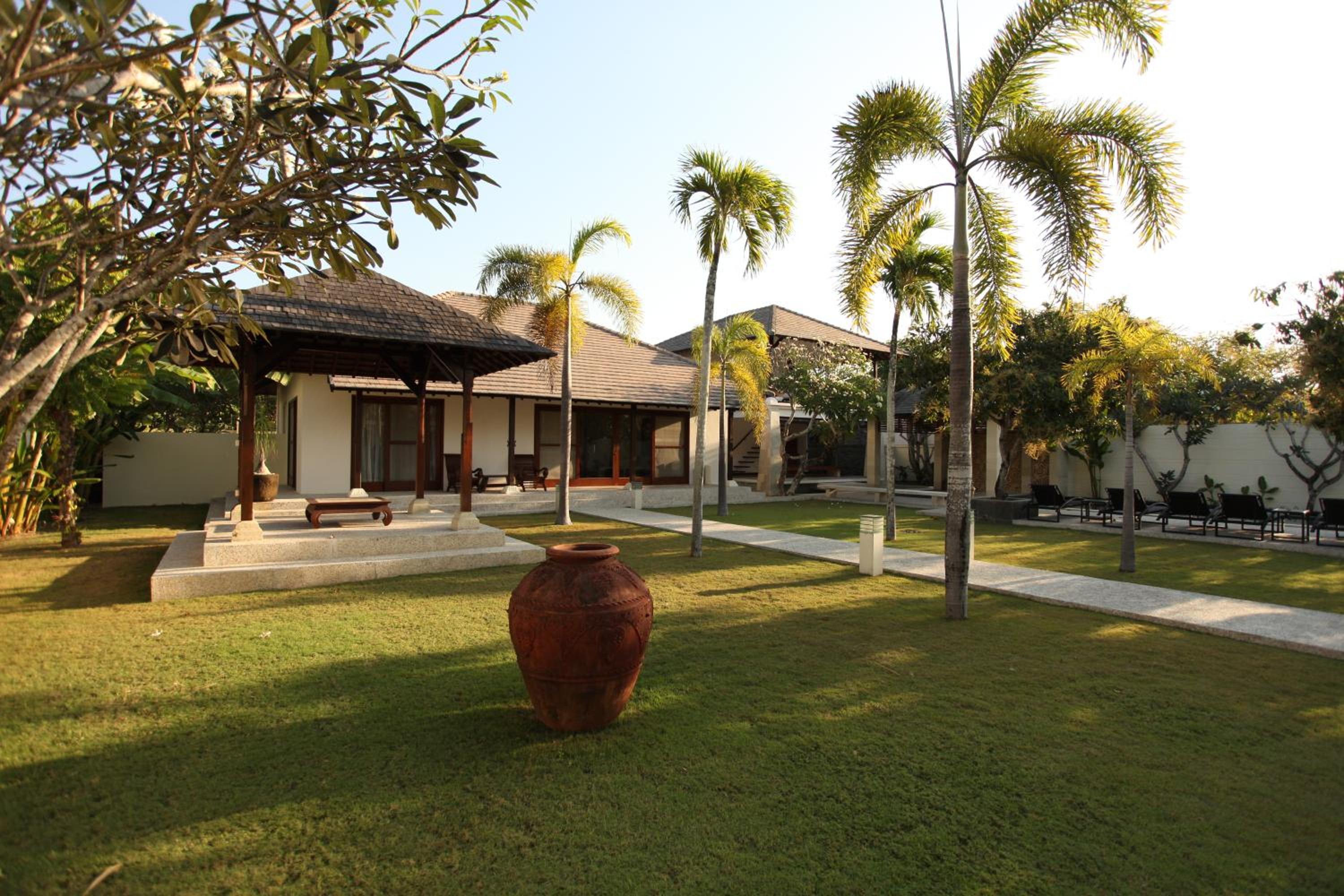 Three-Bedroom Villa - Photo 11