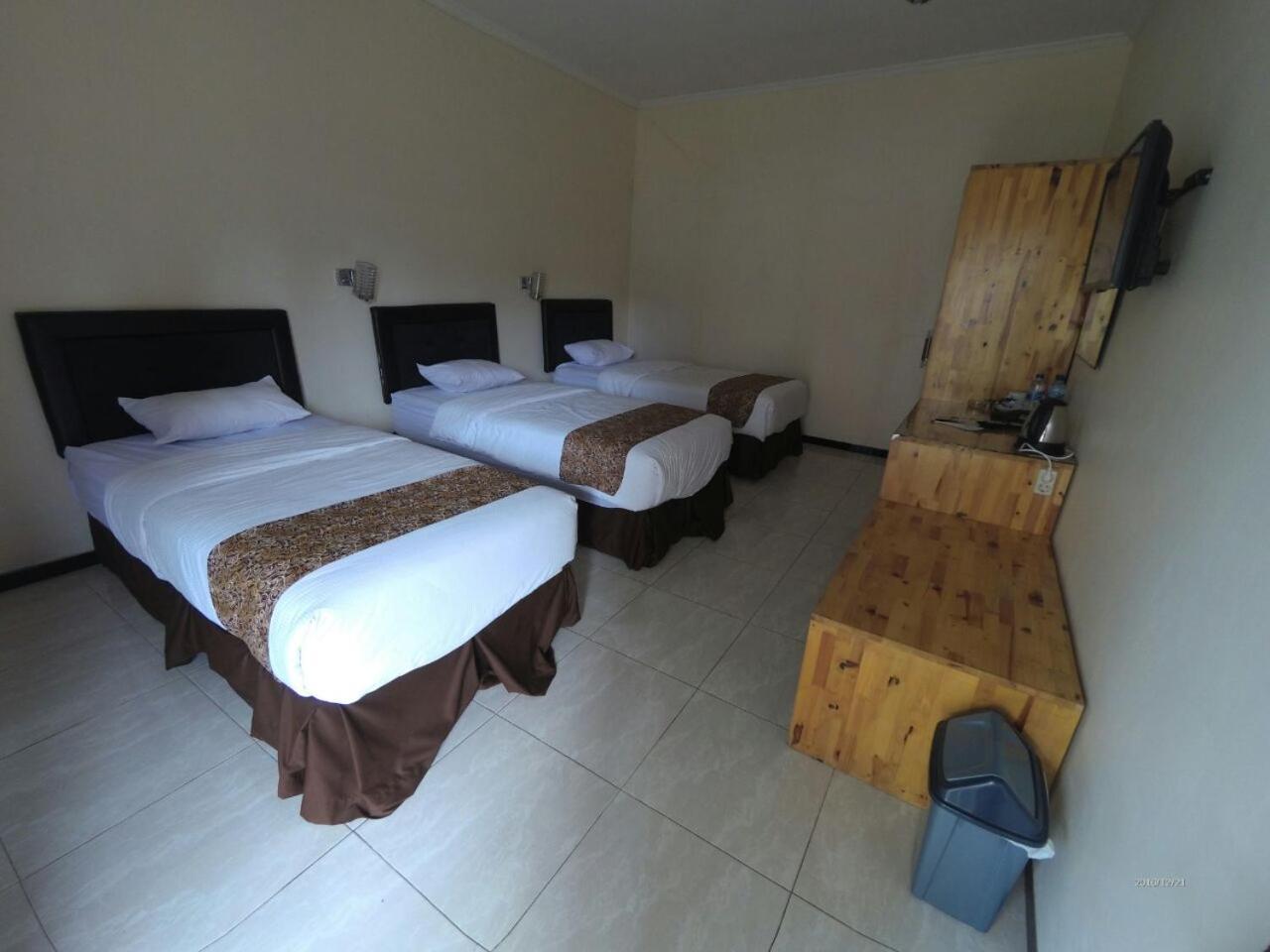 Triple Room with Garden View