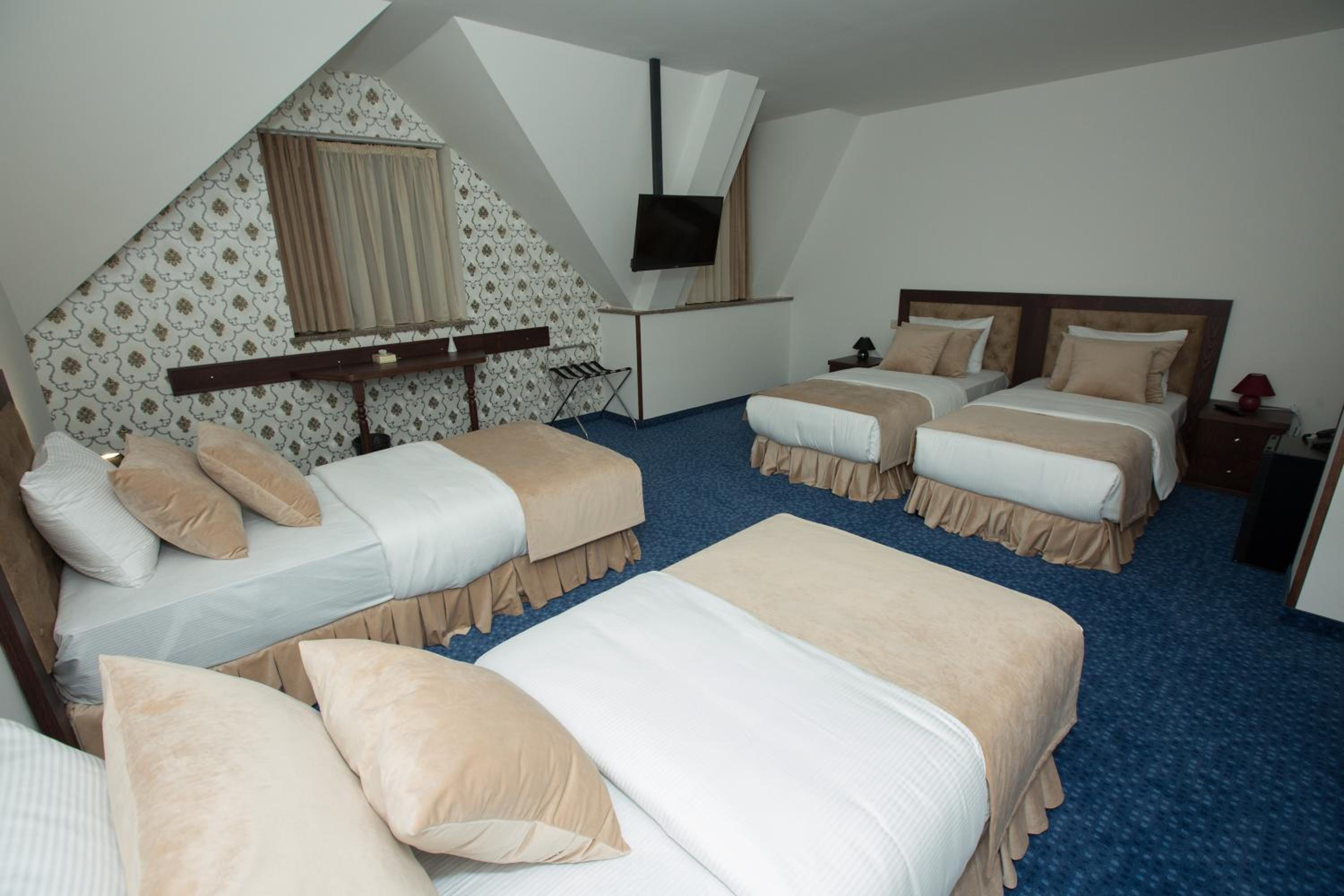 Quadruple Room photo 2