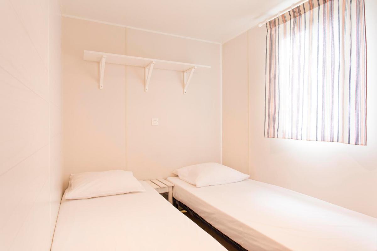 Mobile Home (8 persons) photo 3