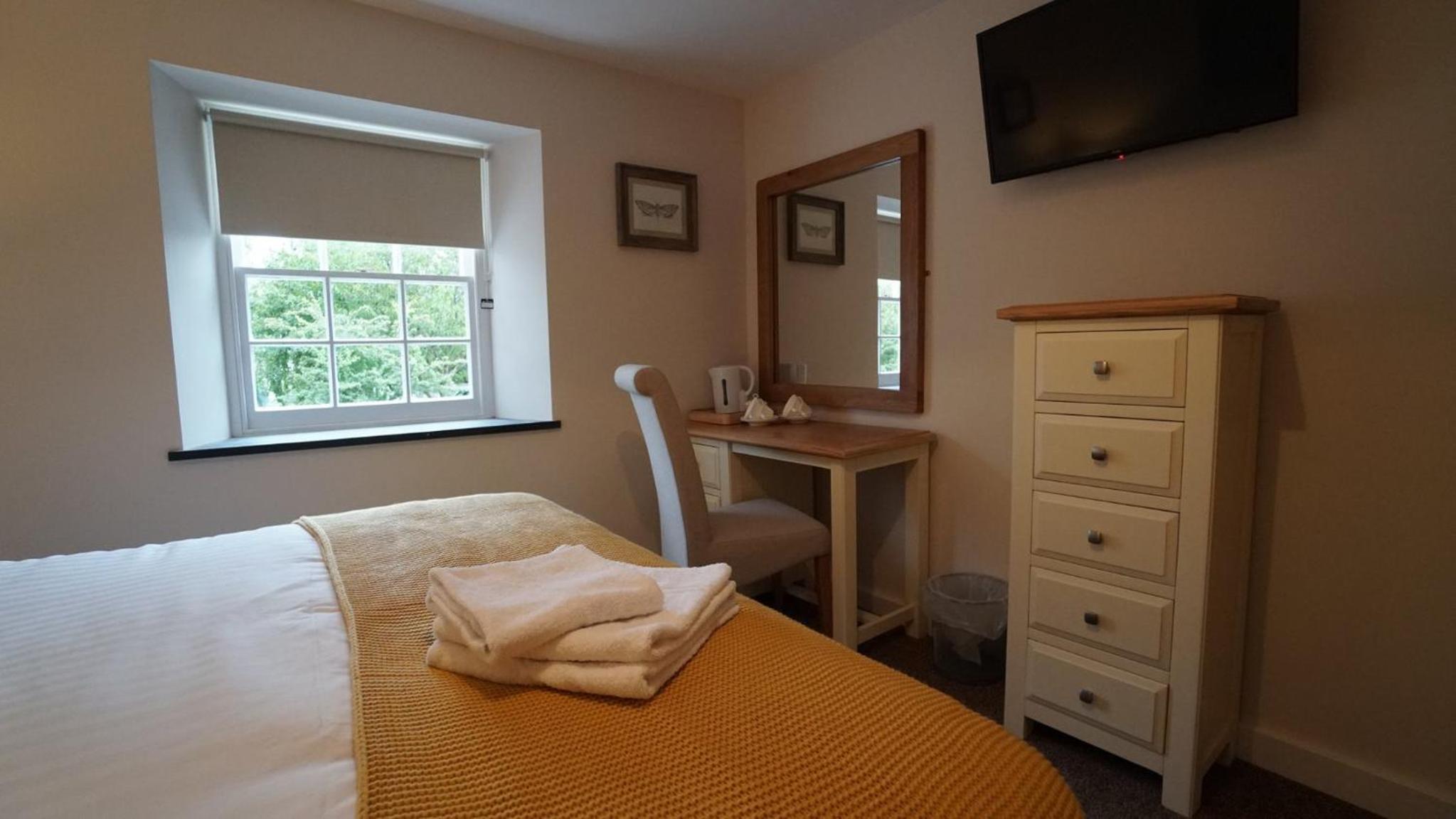 Family Room - Photo 8