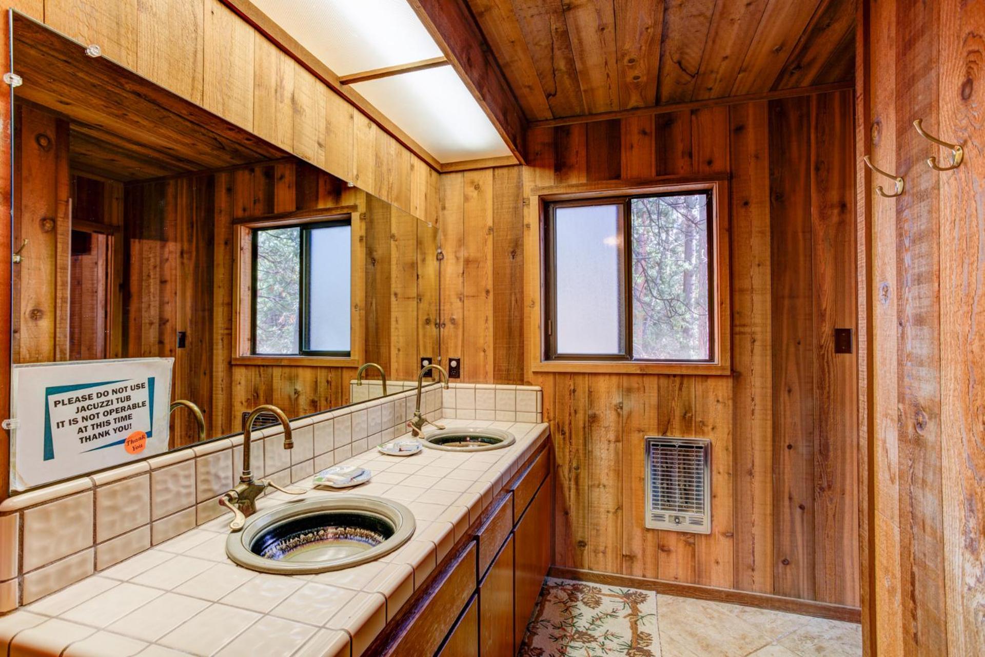 Four-Bedroom House photo 3