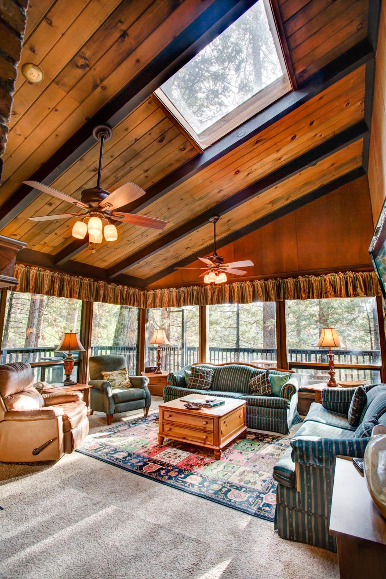 Three-Bedroom House photo 2