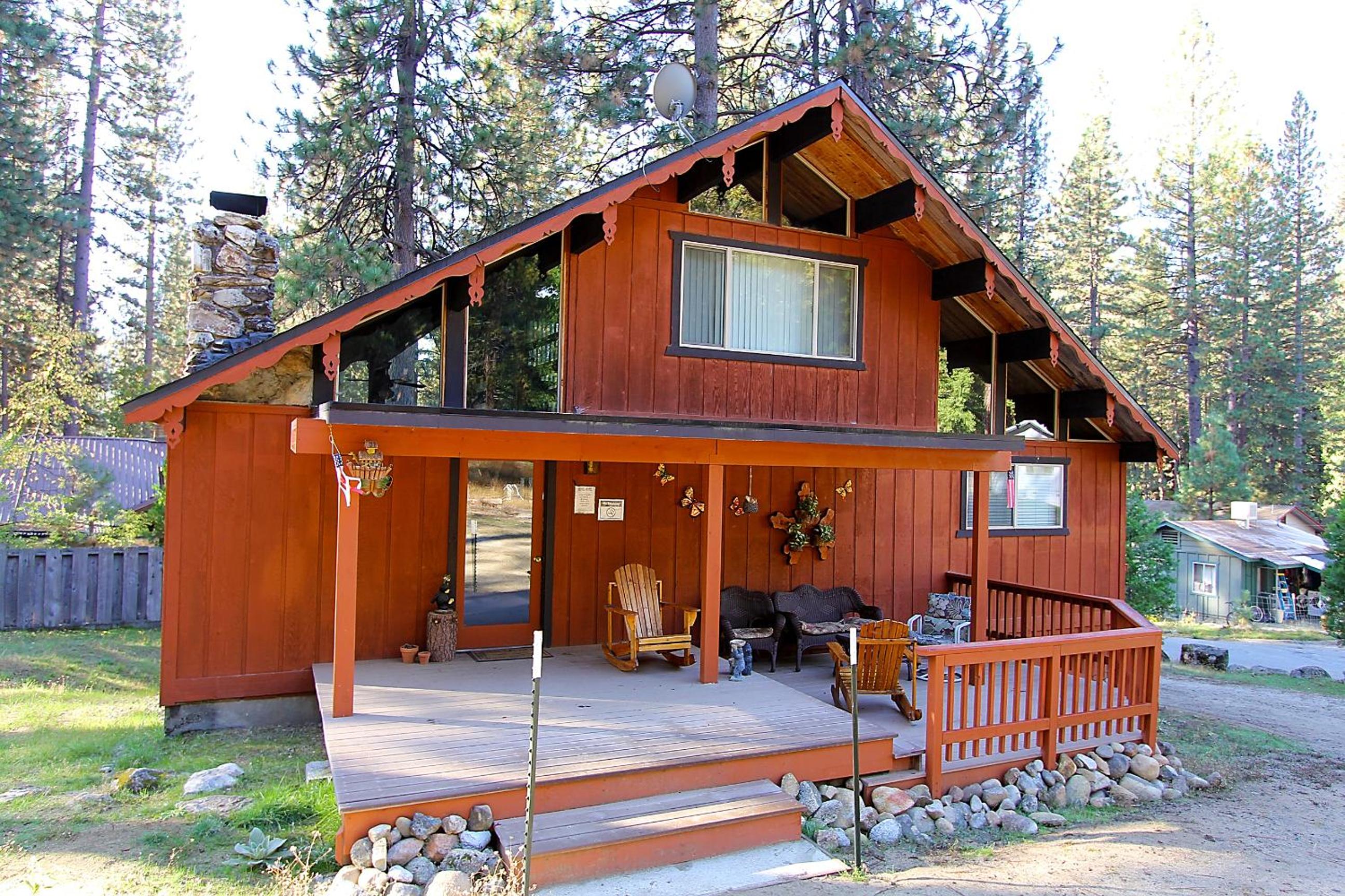 Three-Bedroom House photo 3
