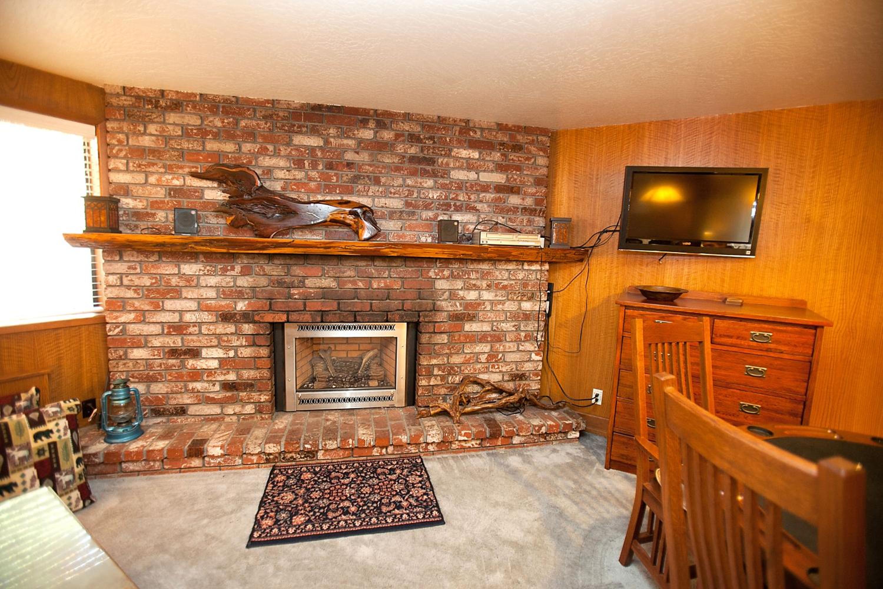 Five-Bedroom House photo 2