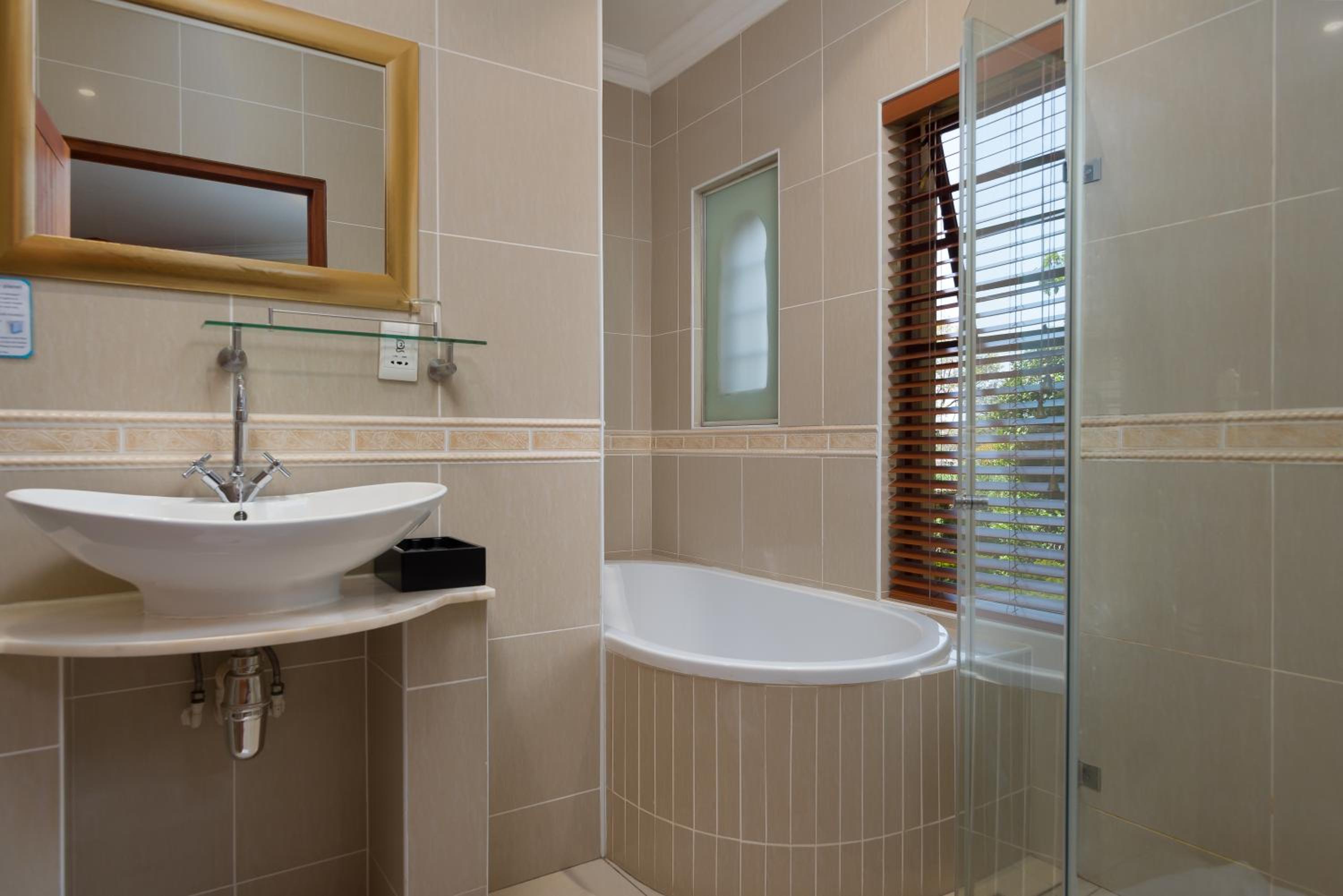 King Room with Garden View - Photo 3