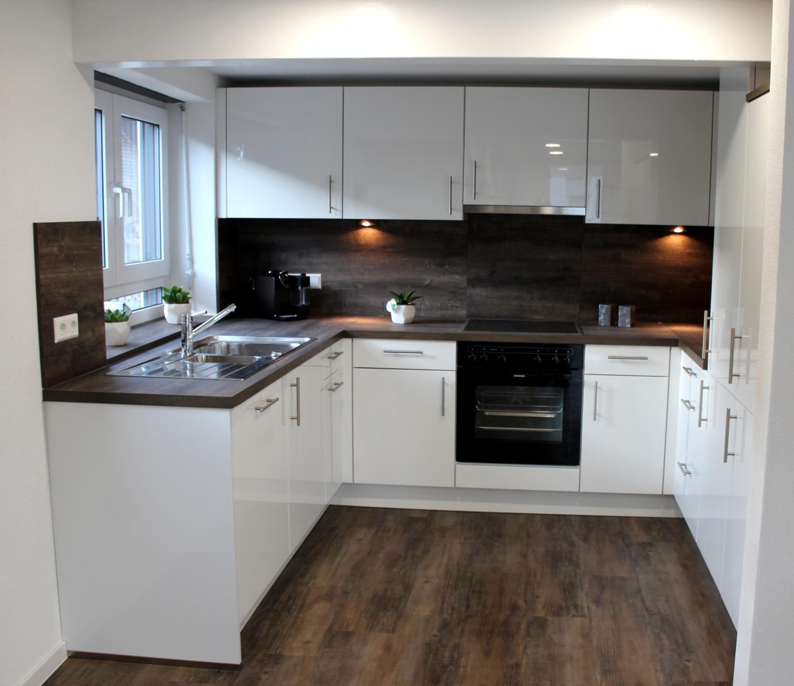Three-Bedroom House - Photo 10