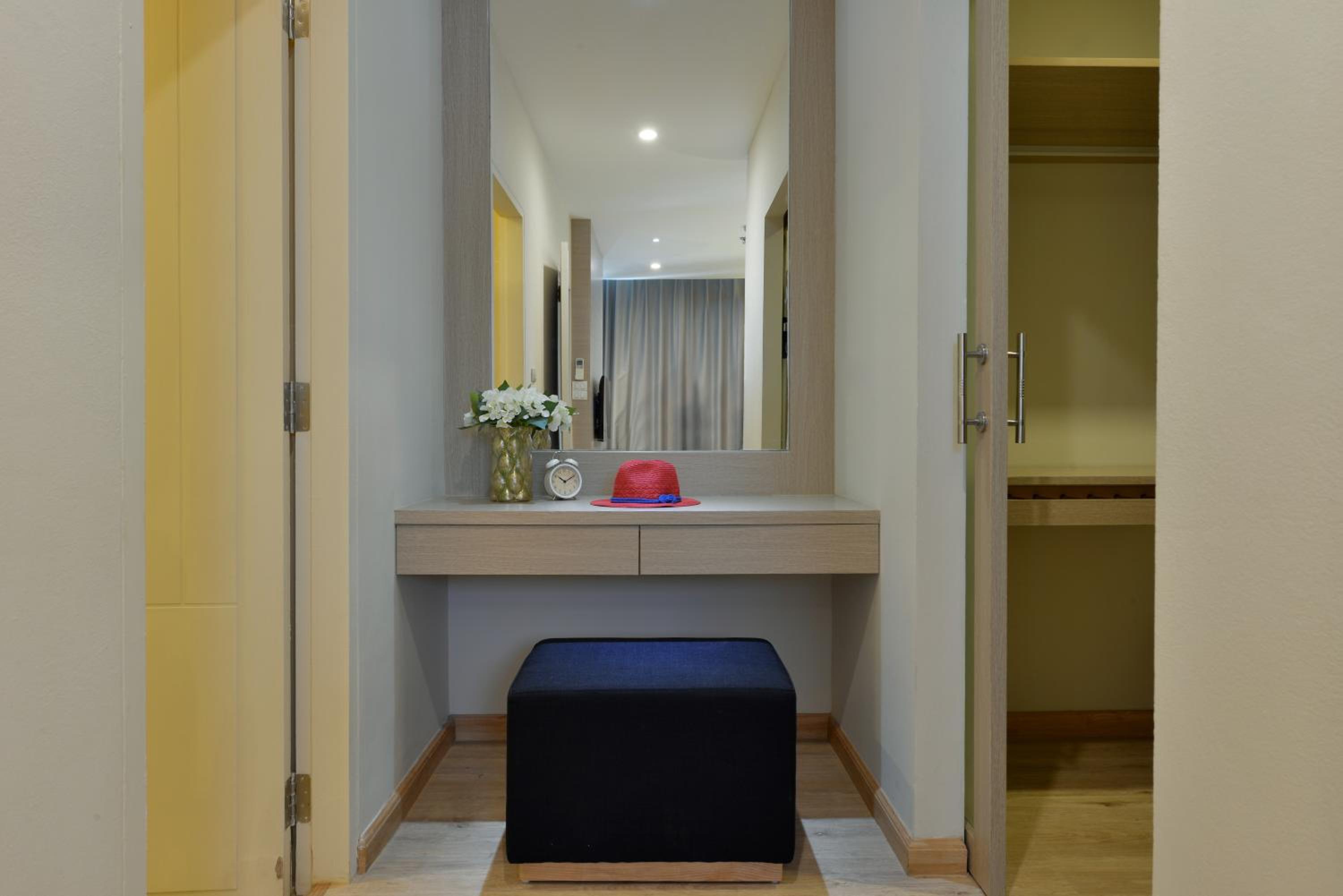 Family Two-Bedroom Suite - Photo 11