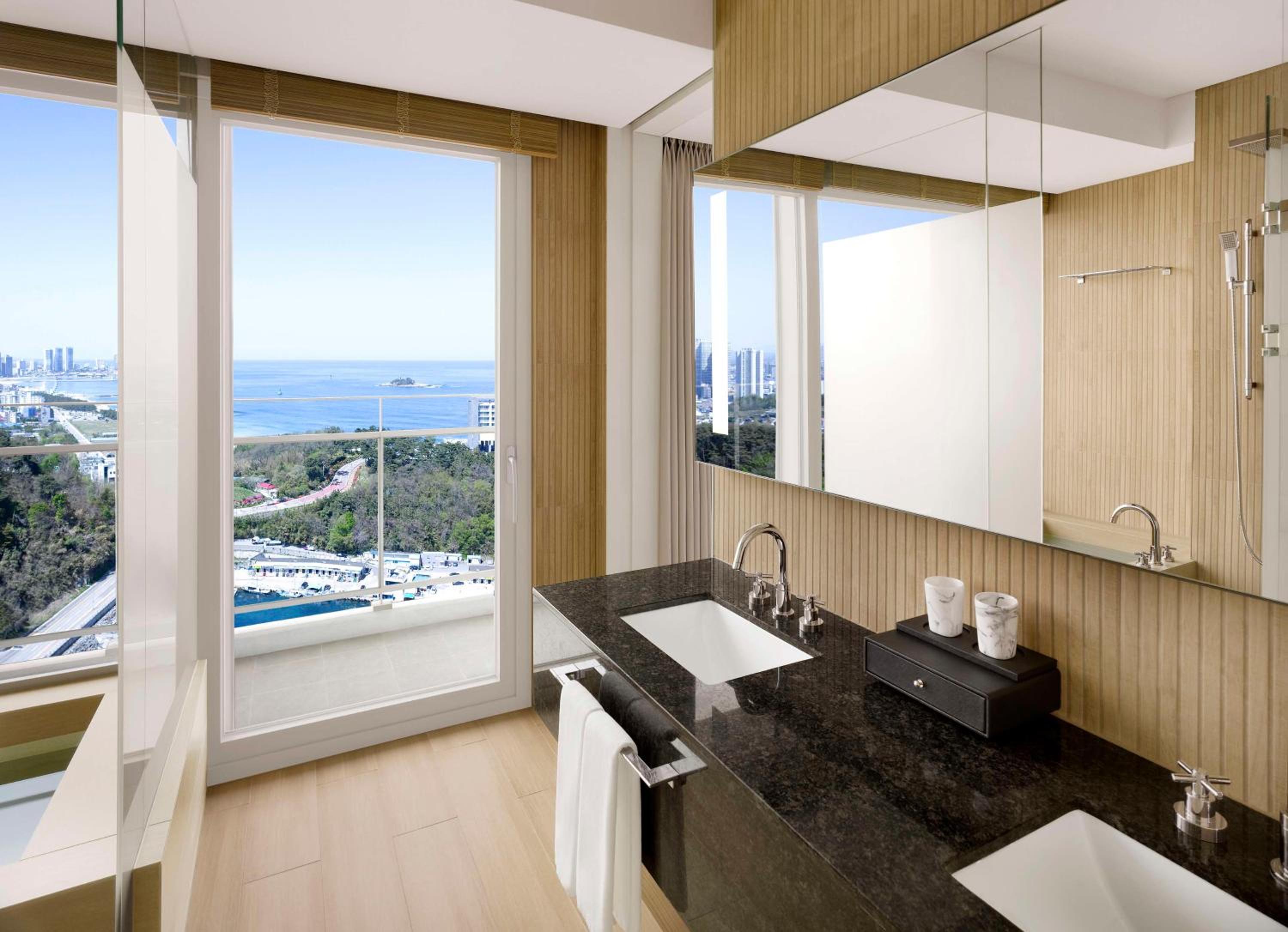 Deluxe Two-Bedroom Suite with Ocean View