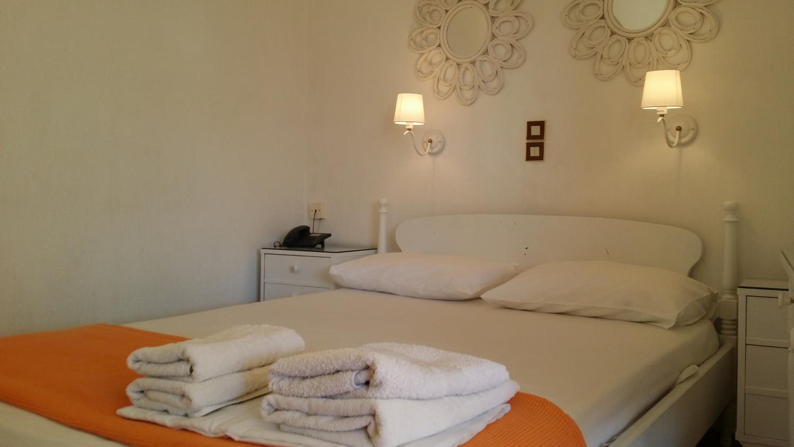 Double or Twin Room - Photo 22