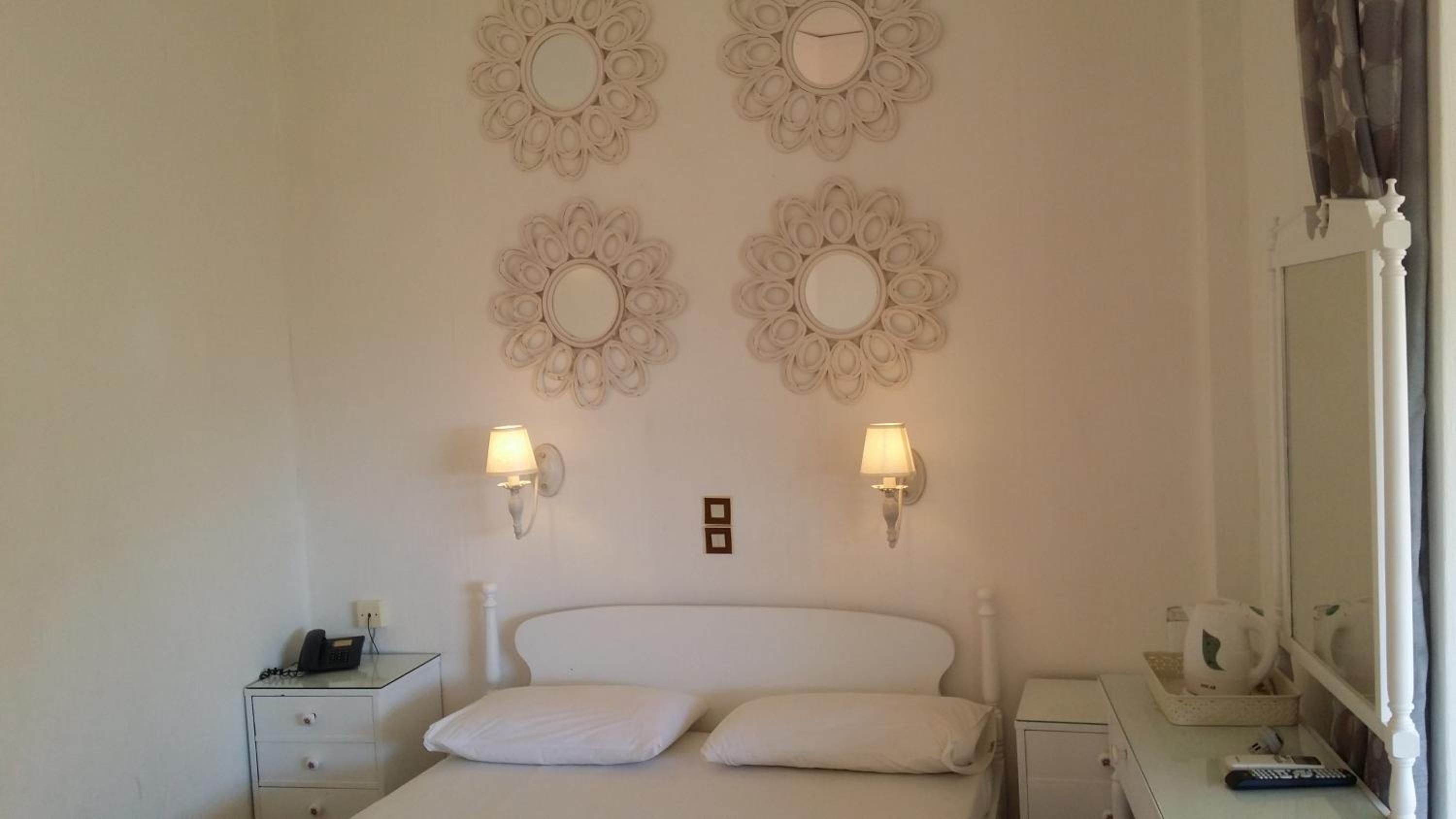 Double or Twin Room - Photo 20