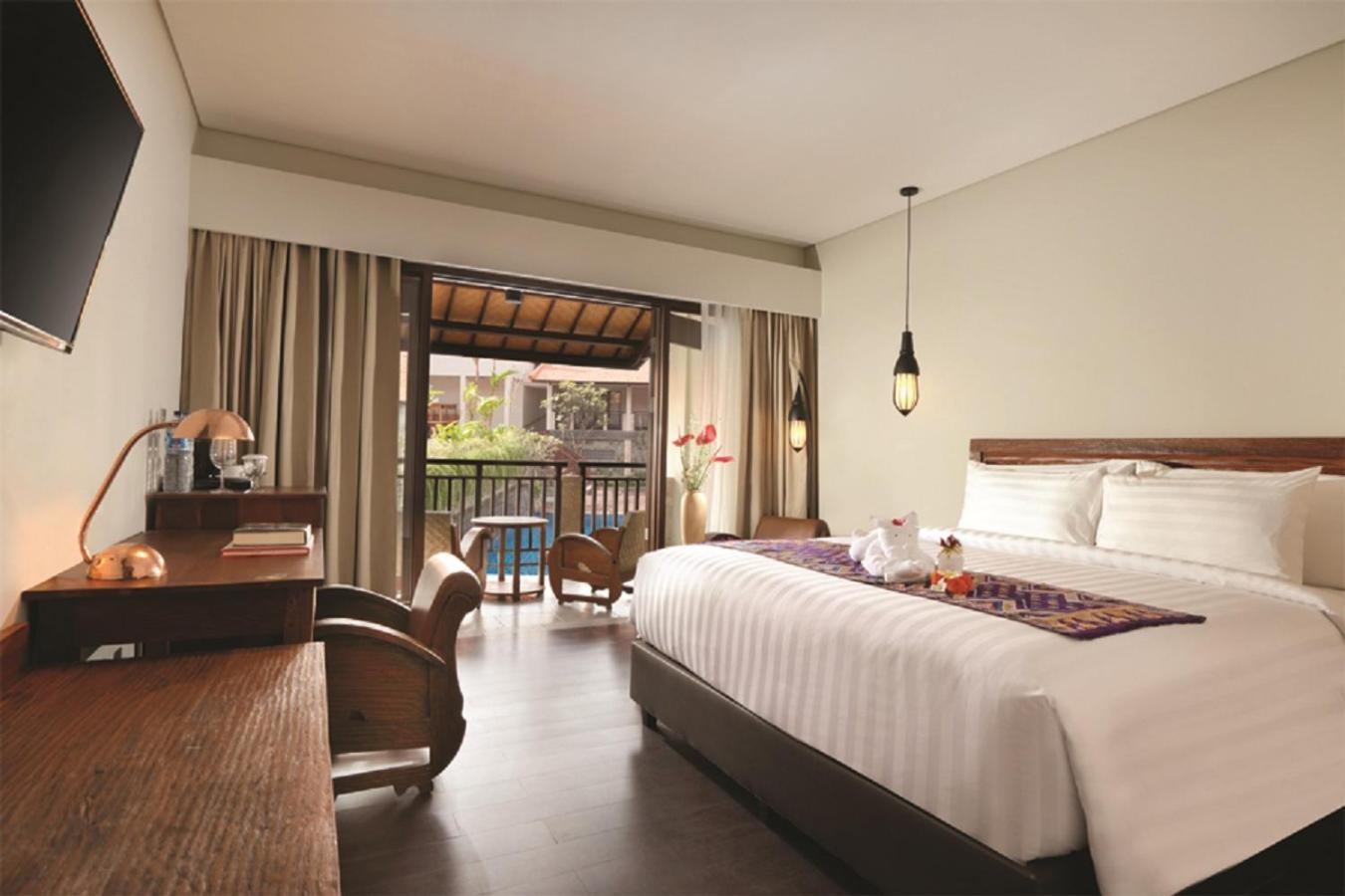 Deluxe Double Room with Bath Tub - Non-Smoking