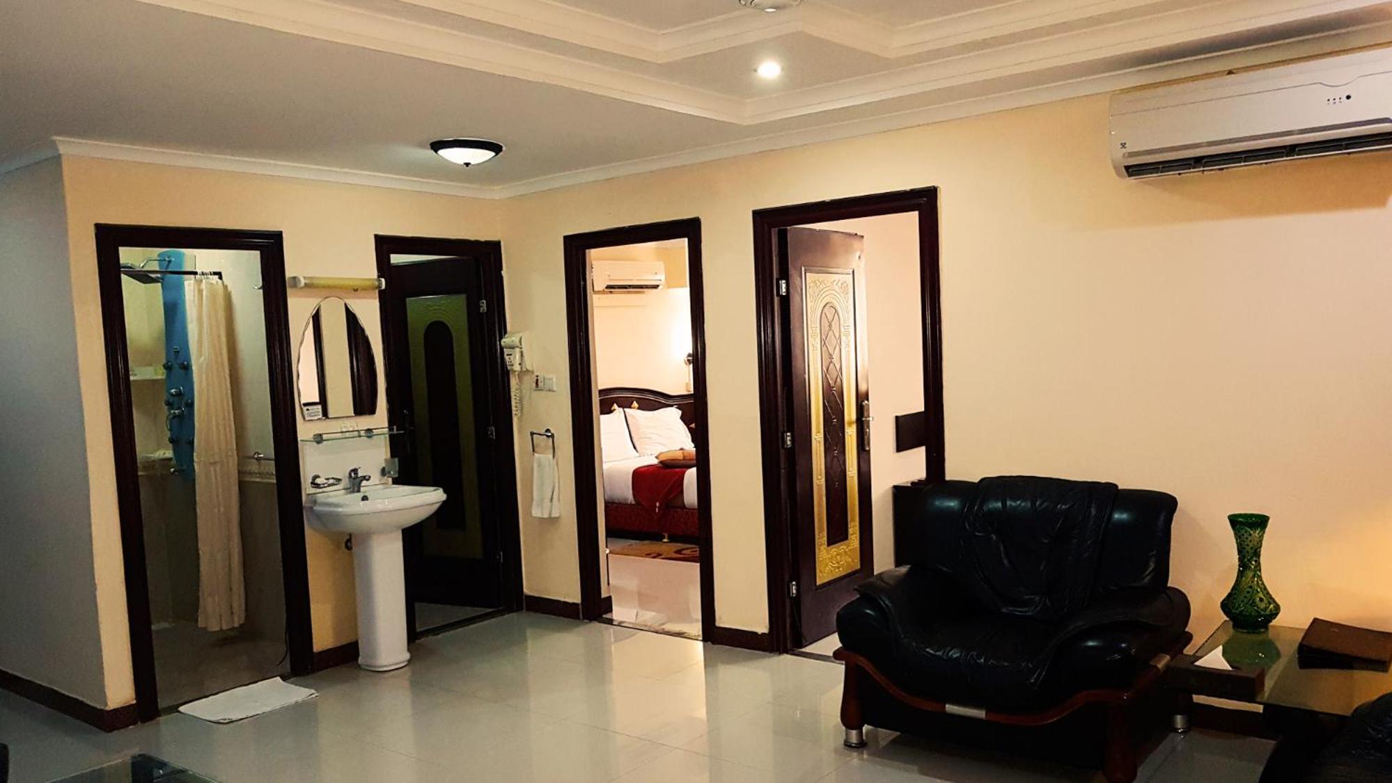 Family Suite - Photo 7
