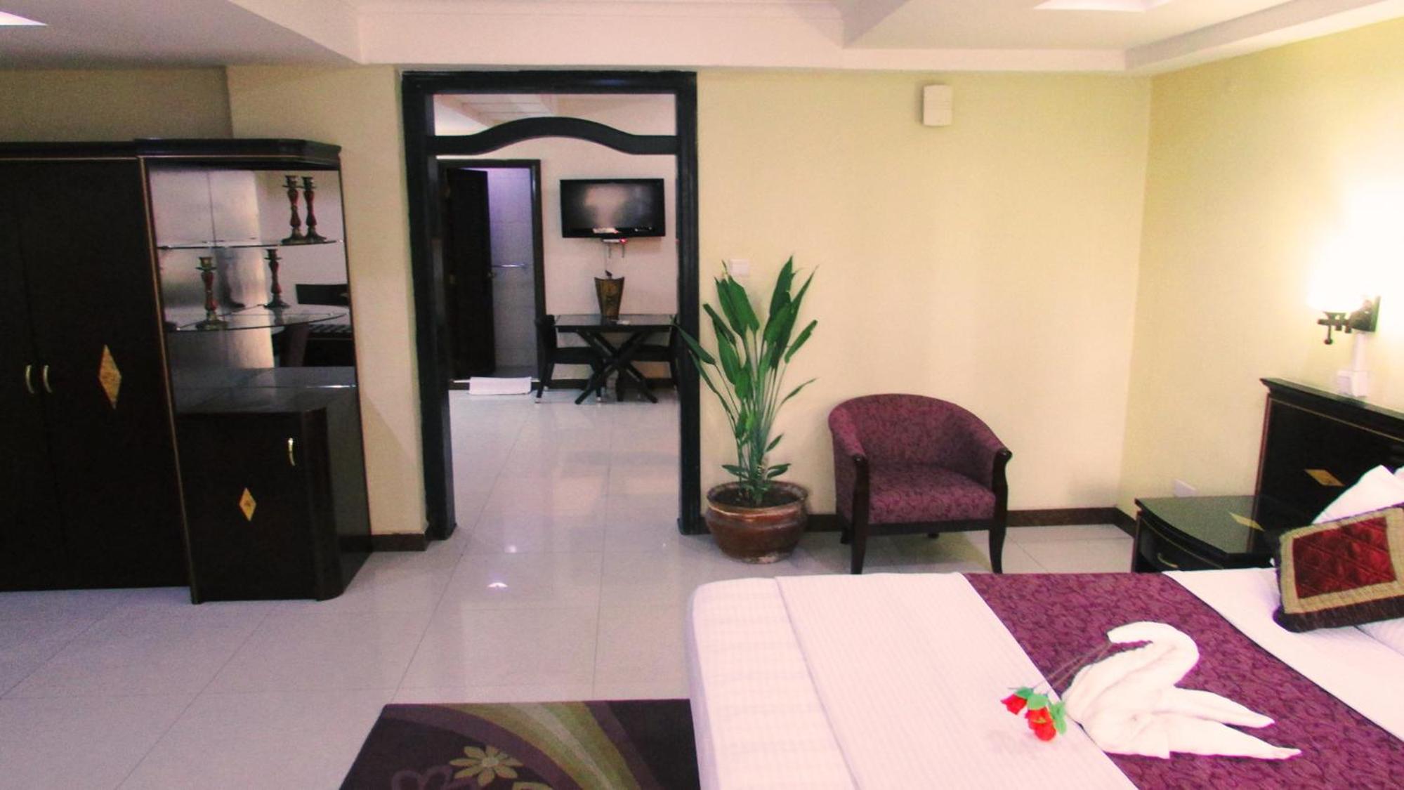 Deluxe Suite photo 2