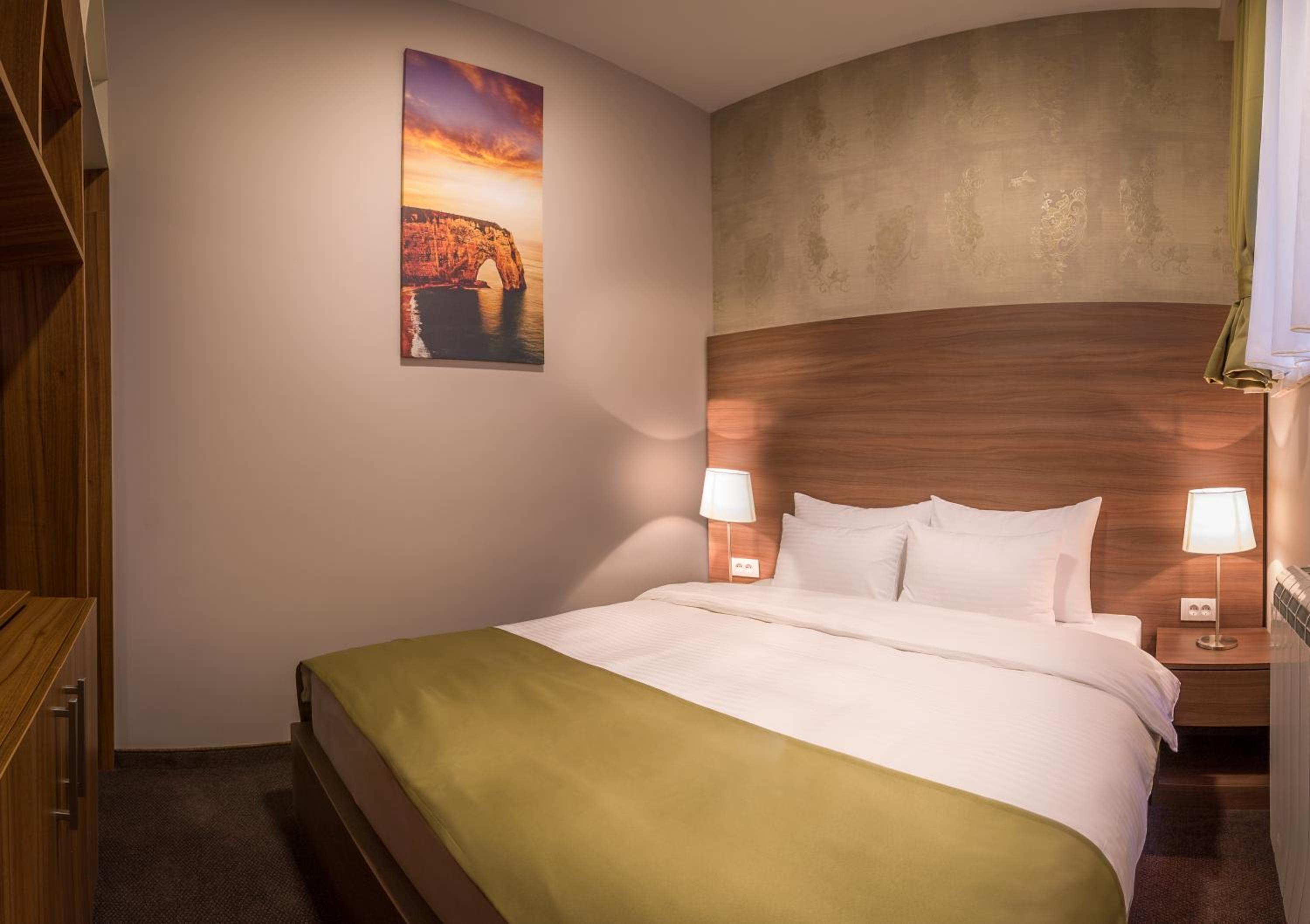 Large Double Room photo 3